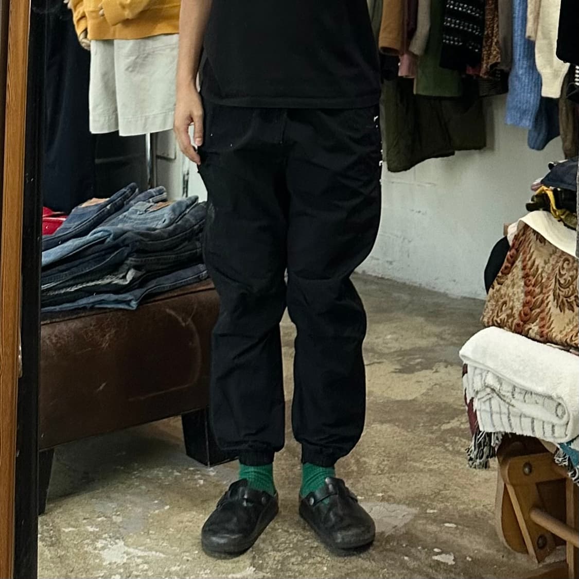 (착용컷) 아디다스 나일론 트랙 조거 팬츠 (남성용 M) 상품이미지3