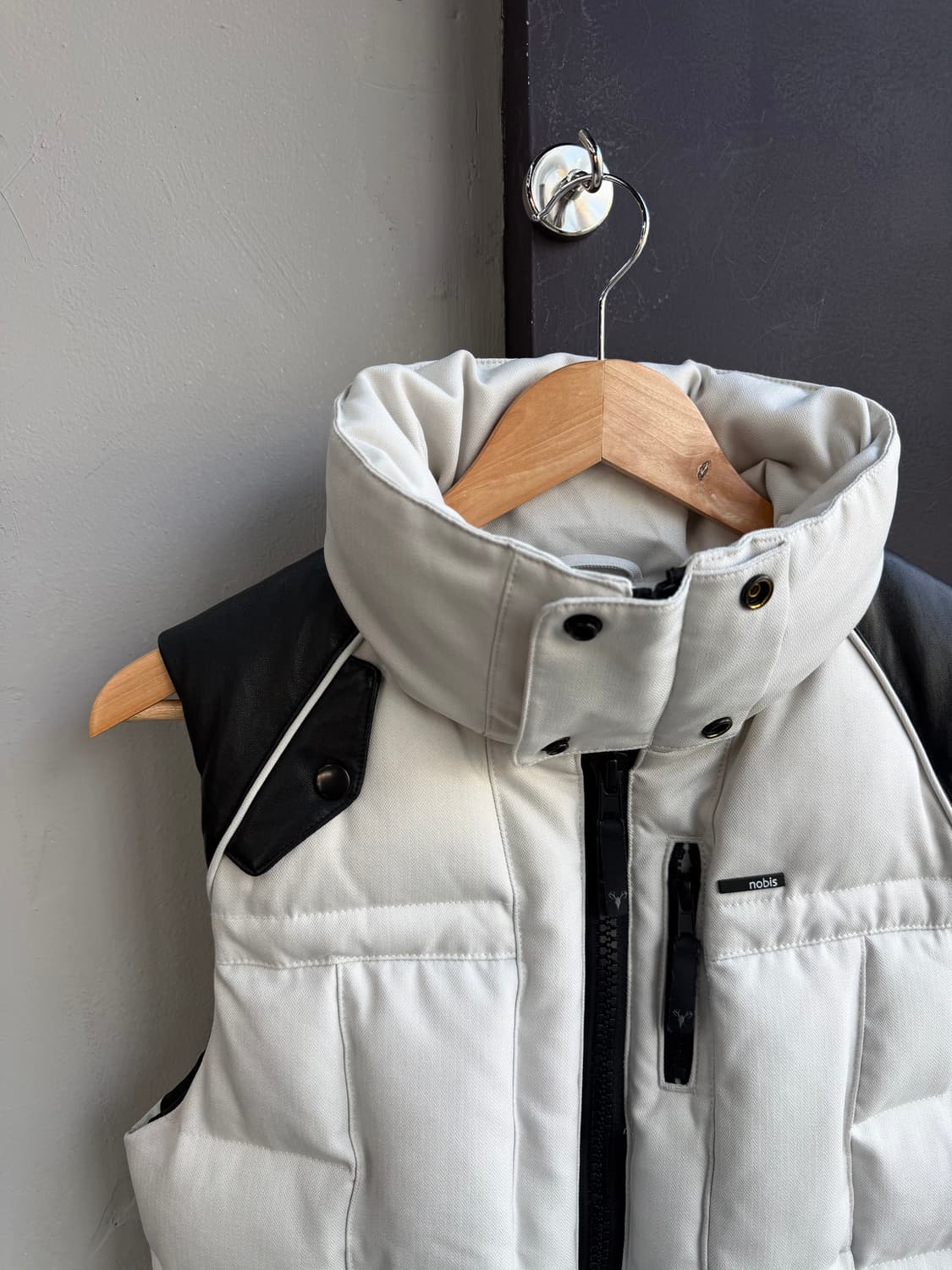 S/ 노비스 백패치 레더트리밍 조끼패딩 상품이미지3