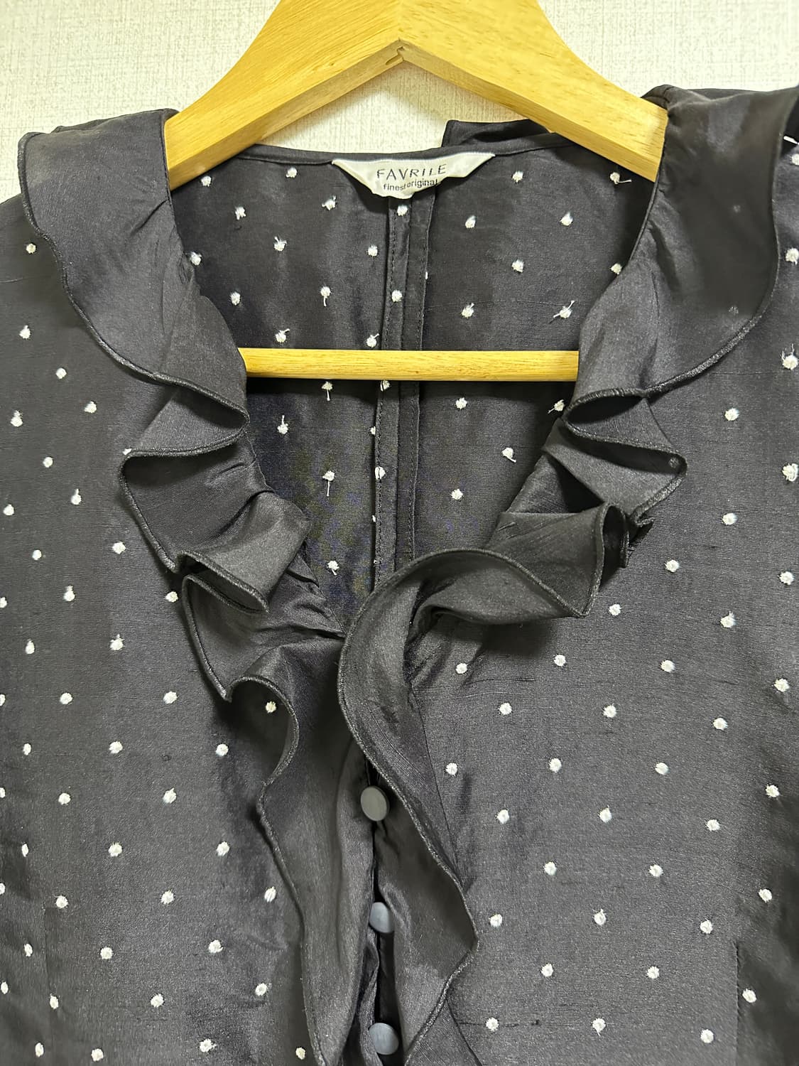 도트 러플 블라우스(실크100) 상품이미지2