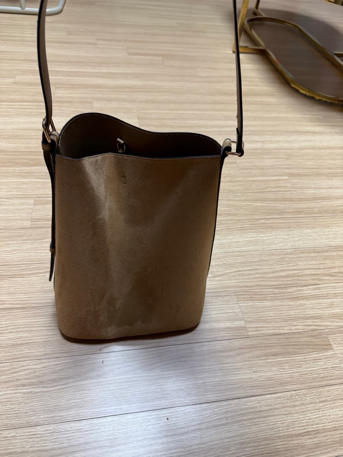 H&M 스웨이드 숄더백  상품이미지5