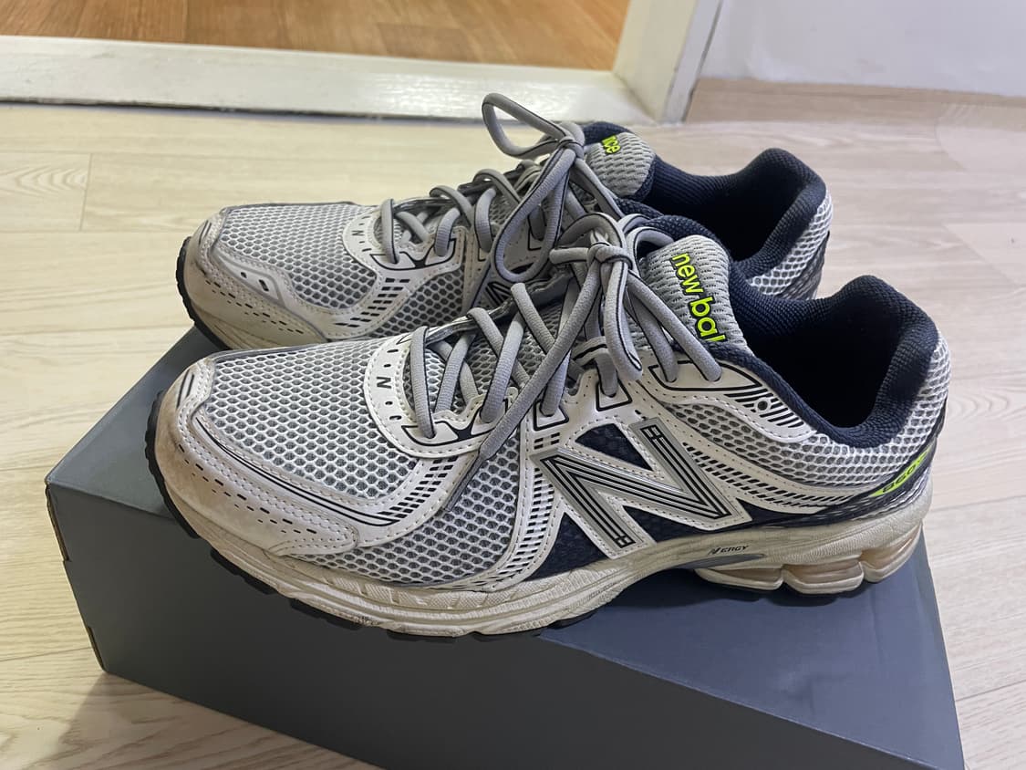 뉴발란스 860v2 상품이미지3