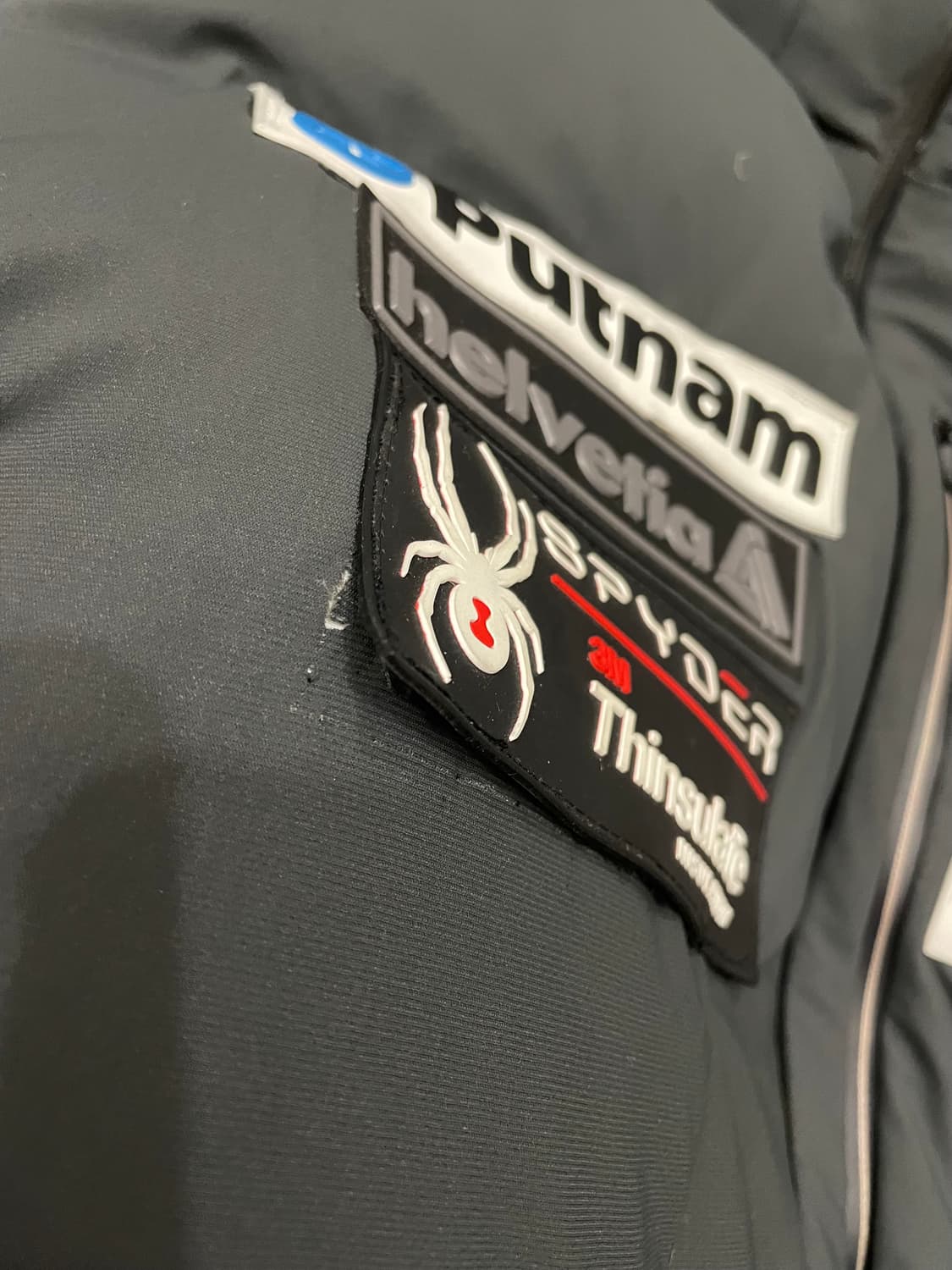 데상트 스위스 스키 팀 덕다운 패딩 점퍼 챠콜 상품이미지6