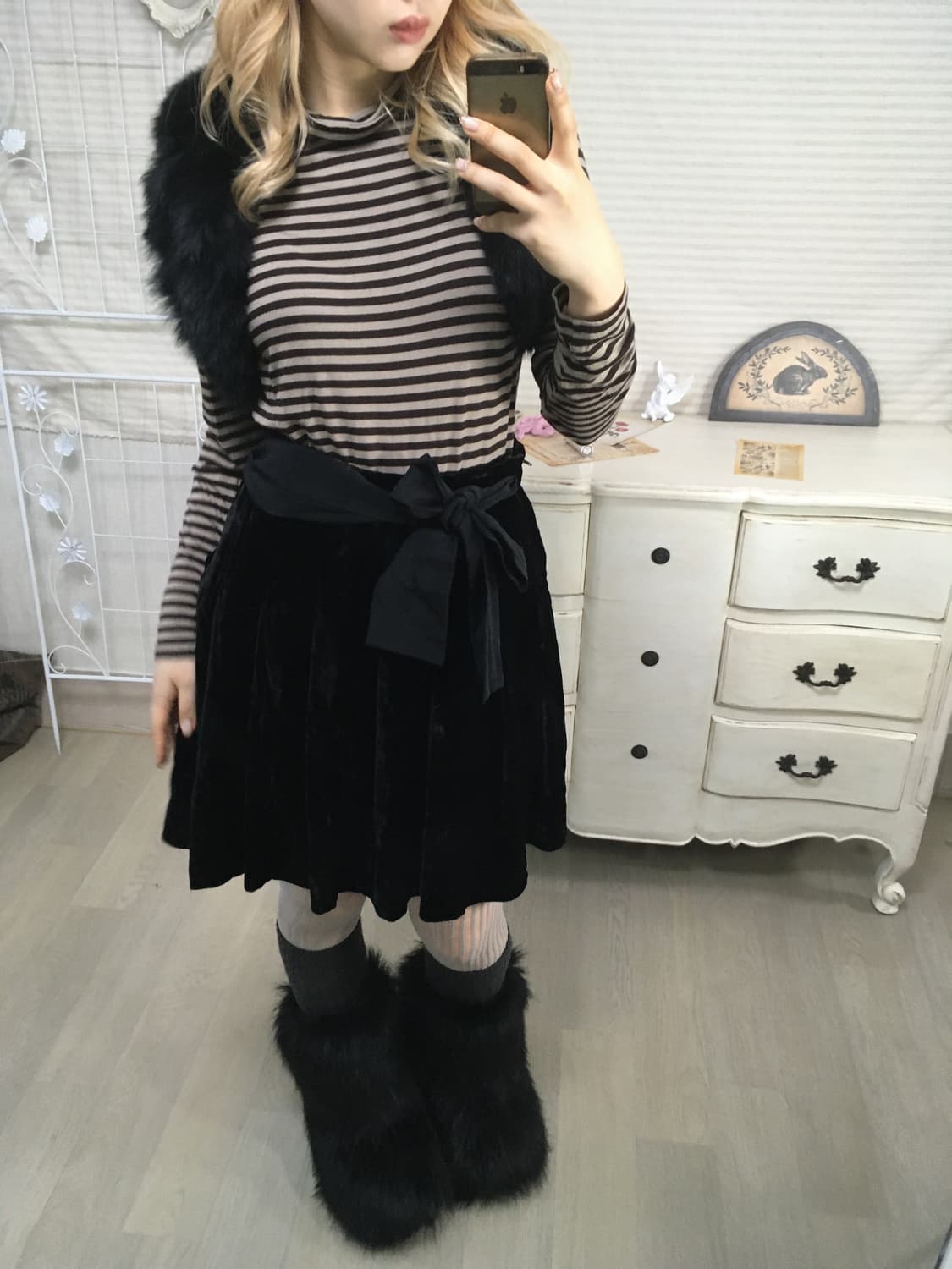 벨벳 블랙 리본 미디스커트 상품이미지3