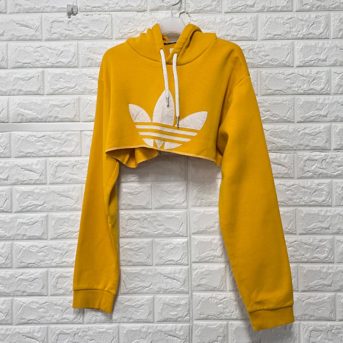 택포// 아디다스 옐로우 크롭 후드티 Free 리폼 상품이미지1