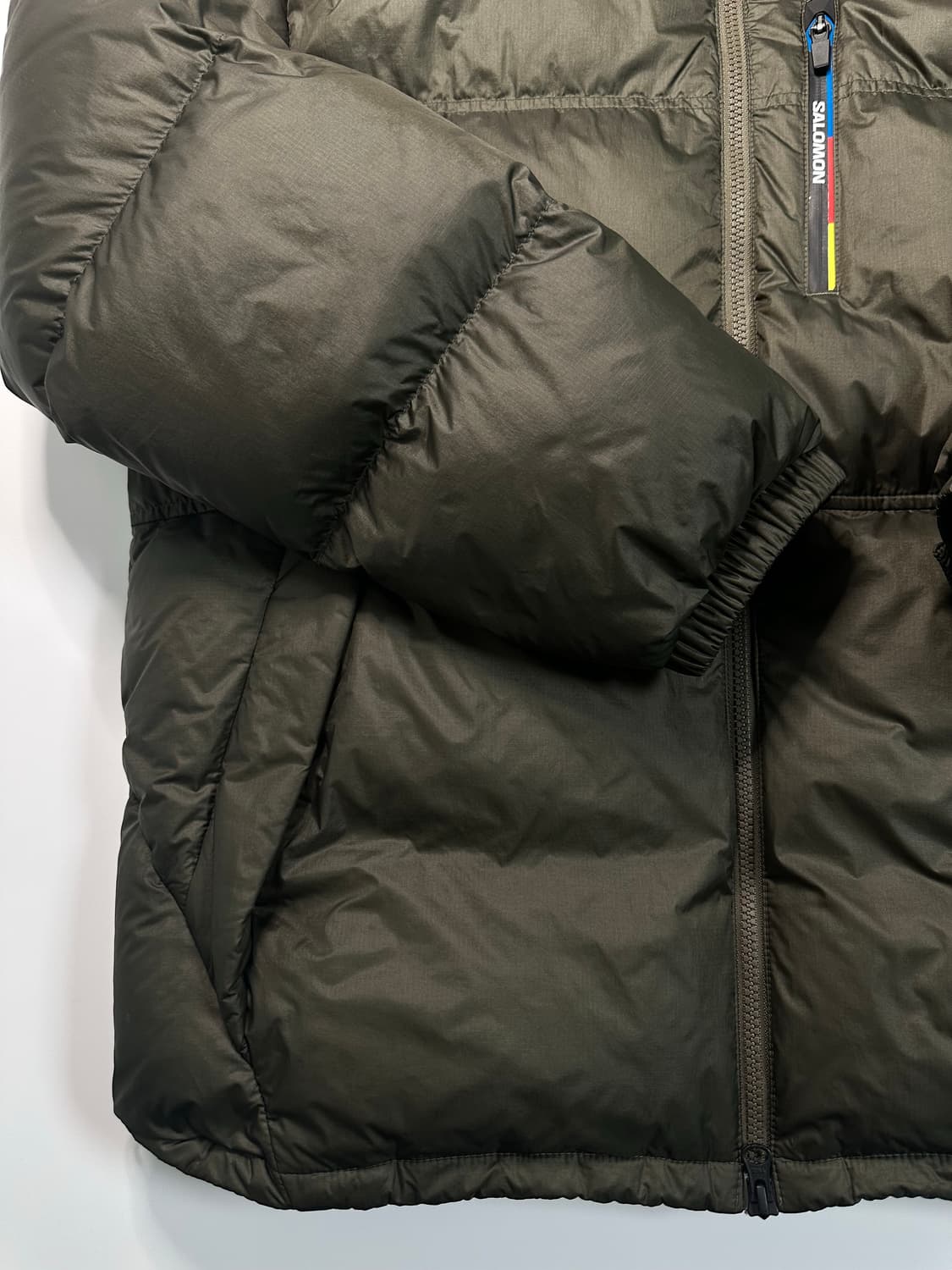 살로몬 컨투어 다운자켓 카키 상품이미지4