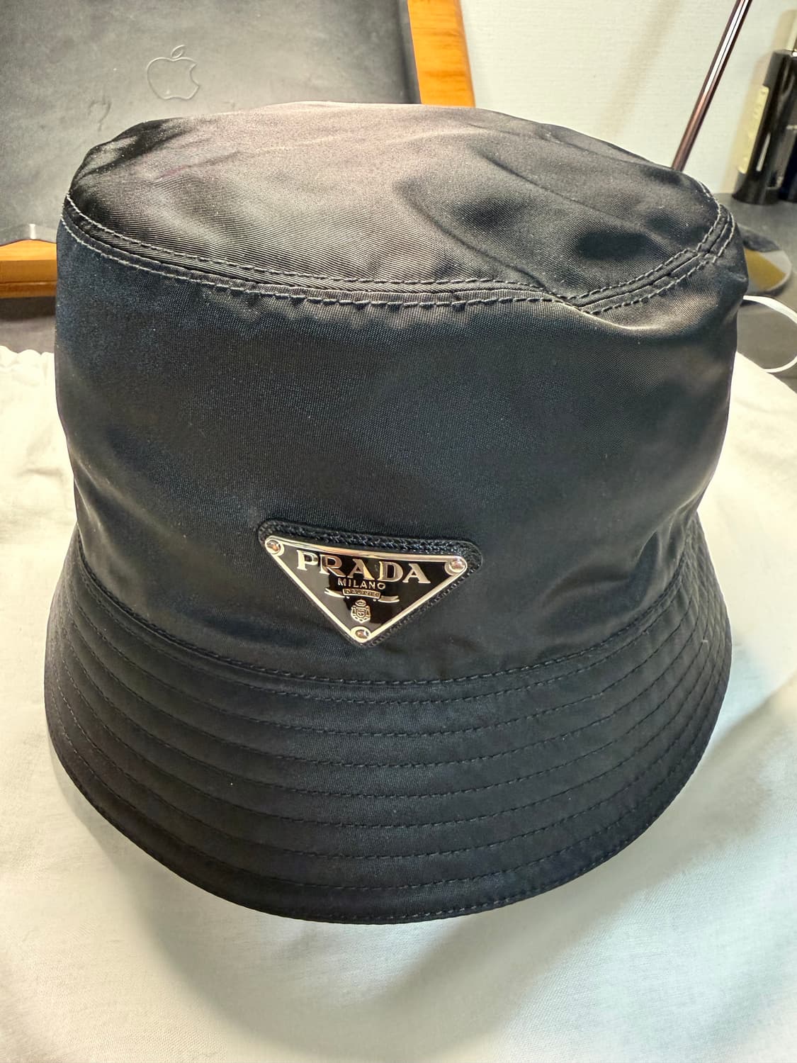 프라다 리나일론 버킷햇 판매합니다. 상품이미지2