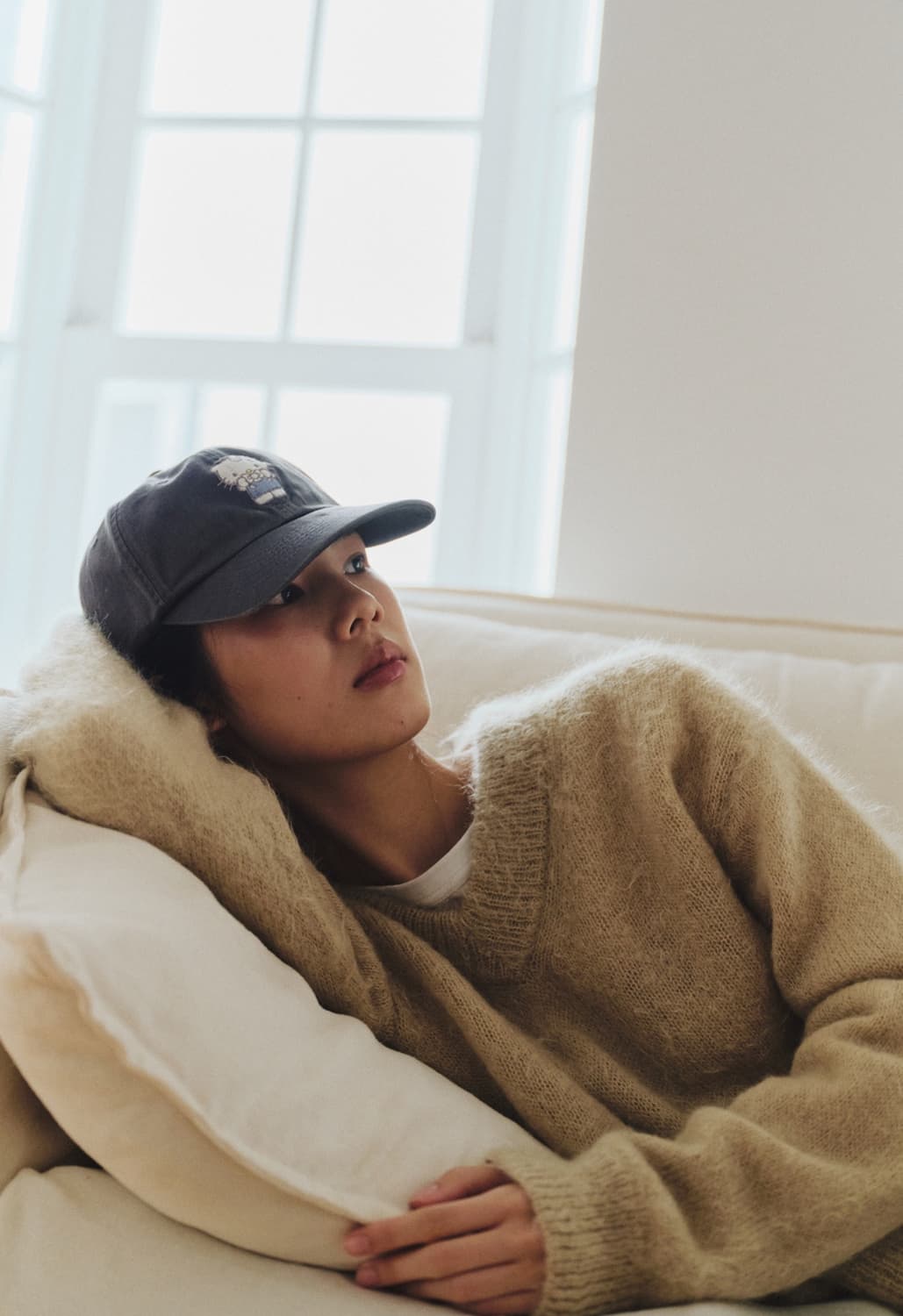 파르벵 x 헬로 키티 워시드 엠브로이디드 볼캡 차콜 상품이미지4