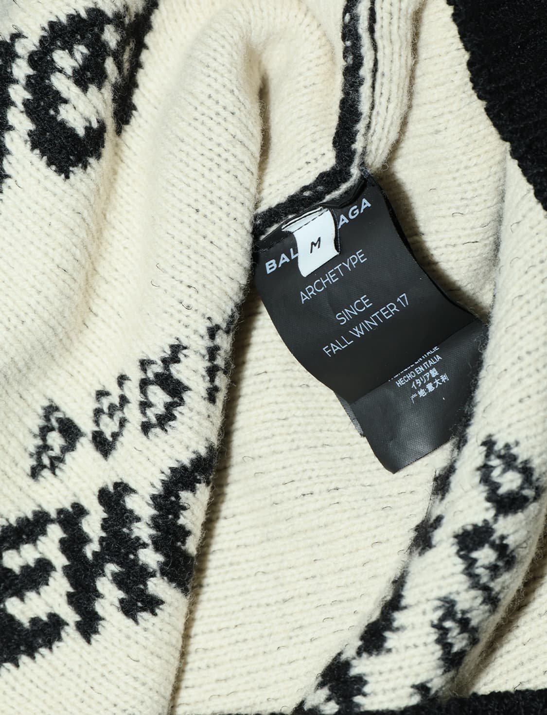 발렌시아가 로고 니트 스웨터 FW17 상품이미지7