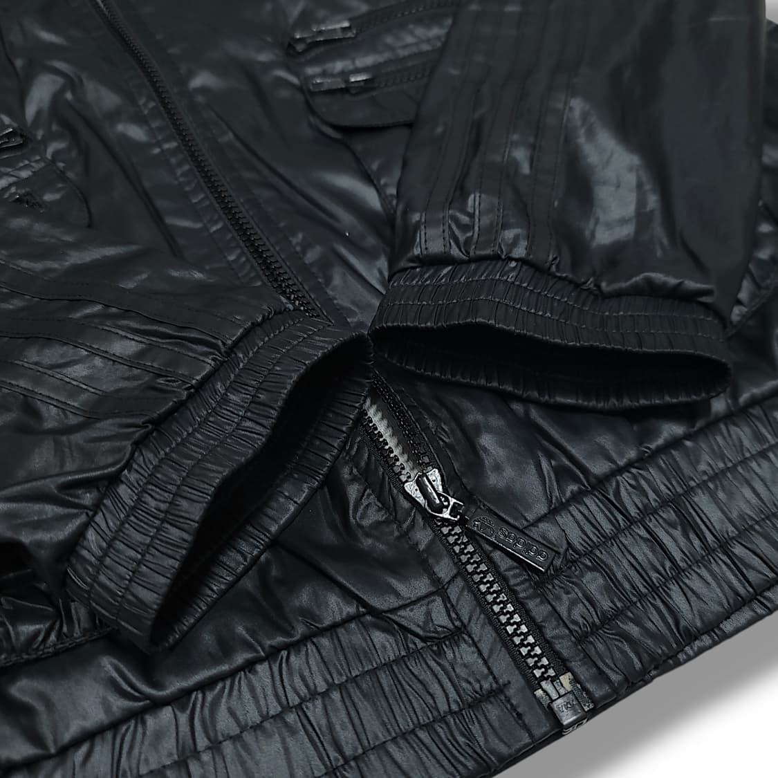 [100] 아디다스 파이어버드 올 블랙 유광 유틸리티 집업 자켓 상품이미지6