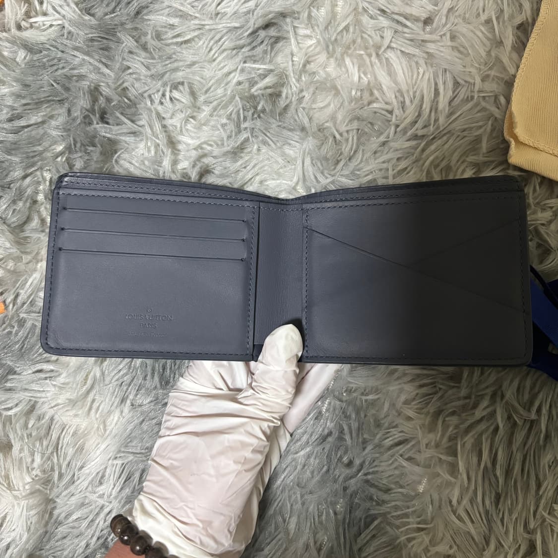 루이비통 이클립스 쉐도우 멀티플 월릿 반지갑 급처 상품이미지4