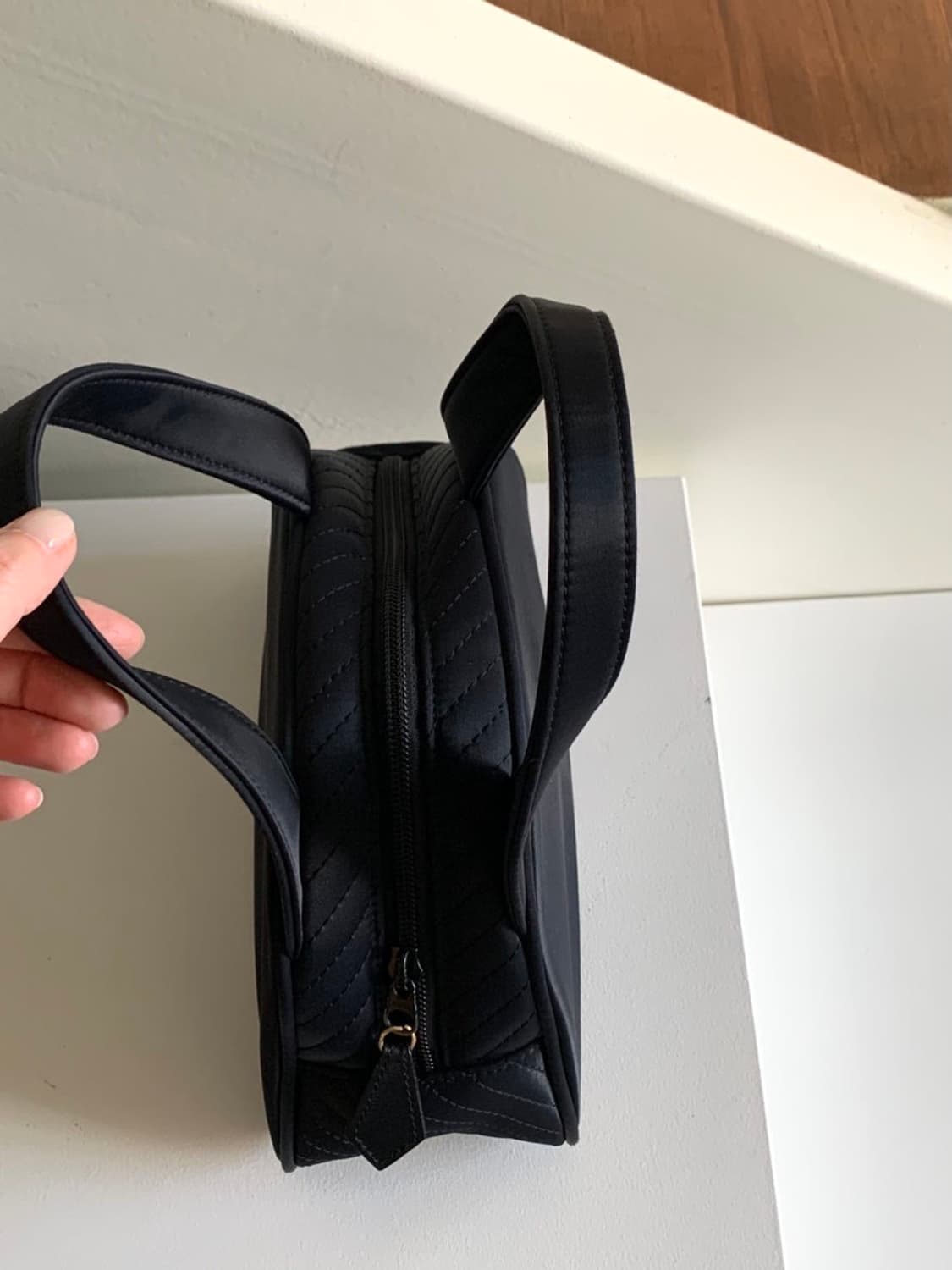 입생로랑 나일론 하프문 미니백 상품이미지7