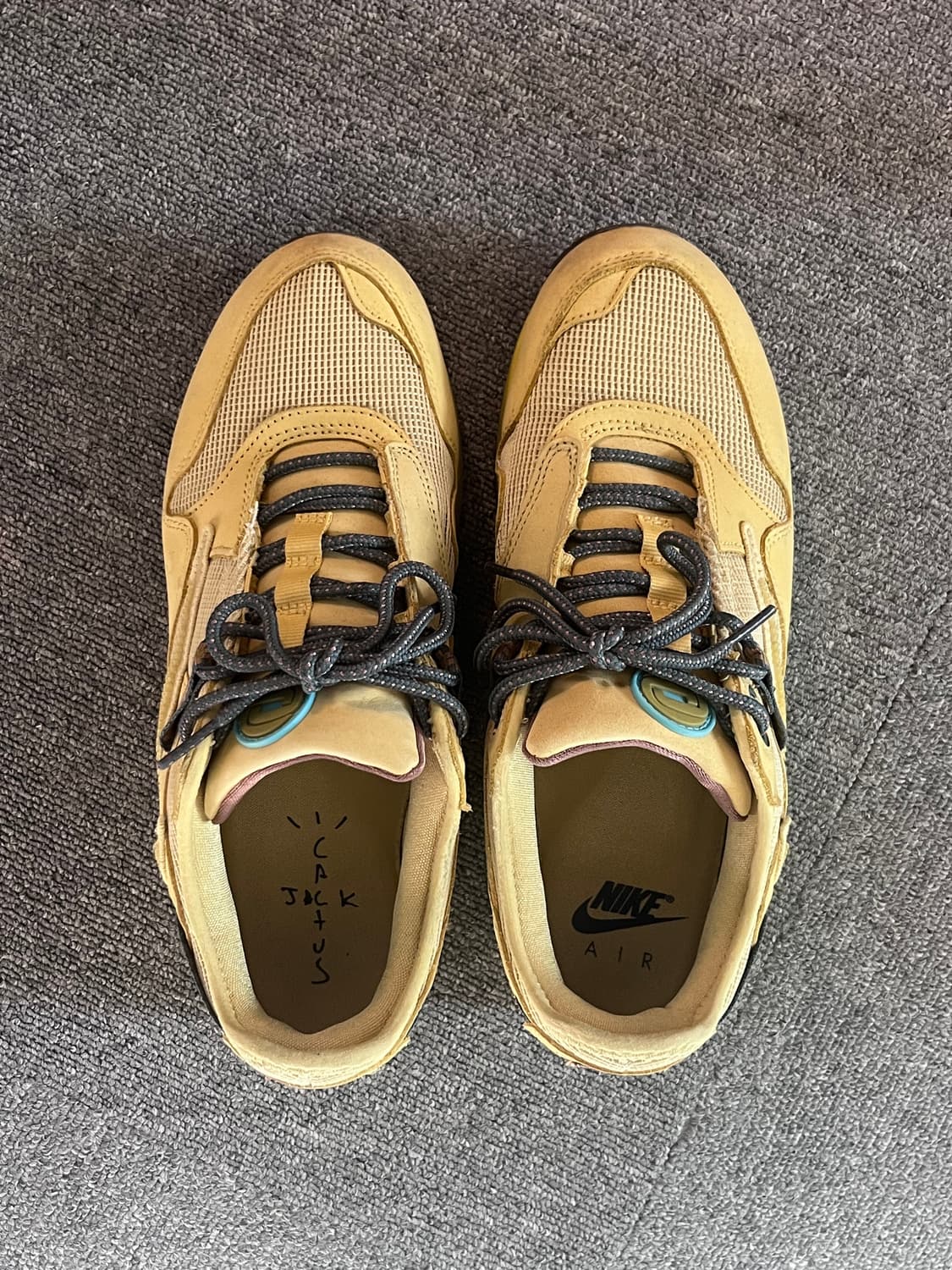 나이키 트래비스캇 에어맥스1 캑터스 골드 265 상품이미지1