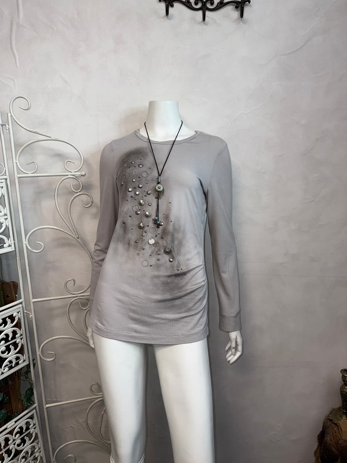 Gray grunge painted stud shirring sleeve 상품이미지5