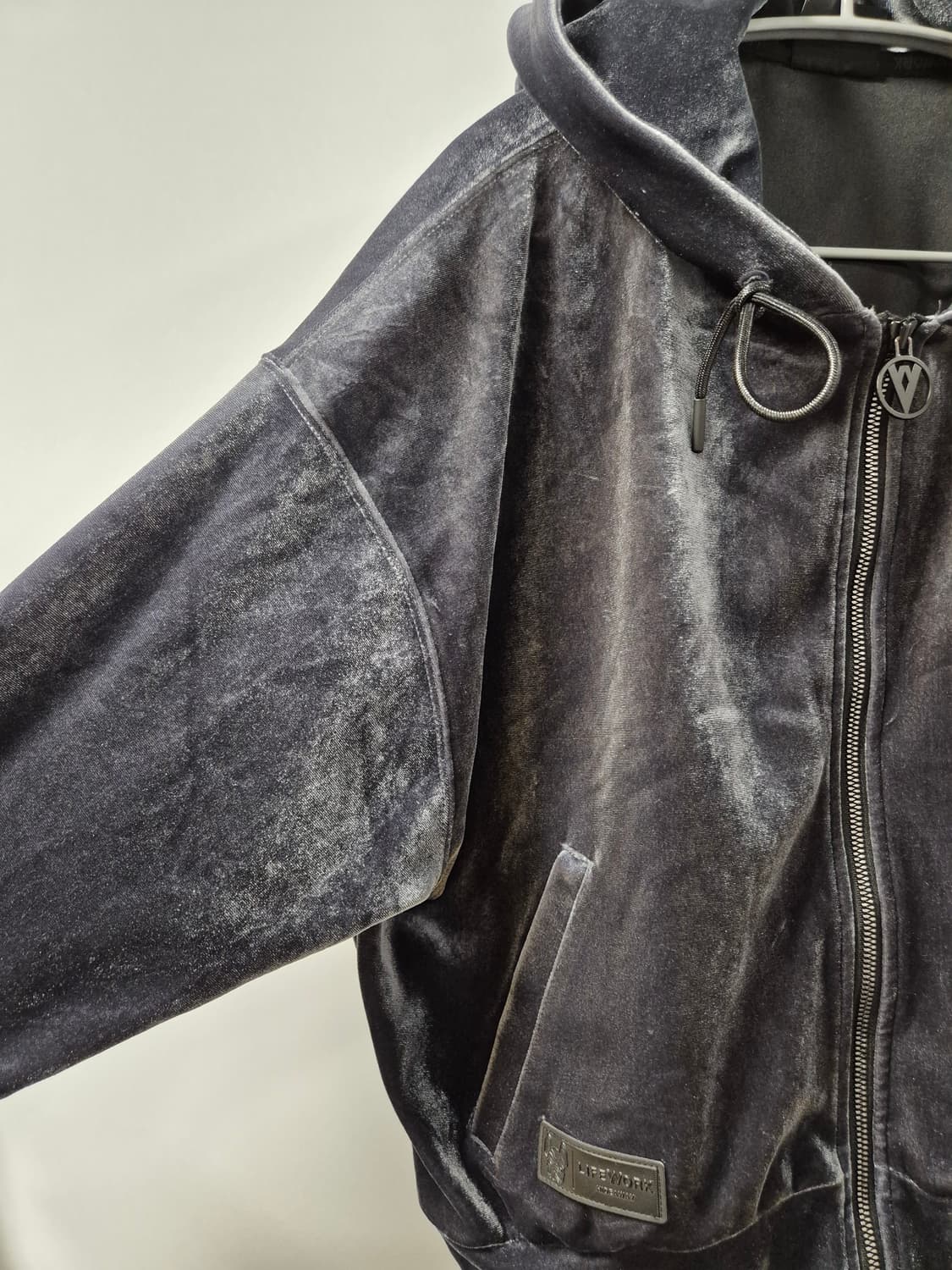 *무료배송*라이프워크 벨벳 후드집업 차콜 프리시이즈 (상태A급) 상품이미지3