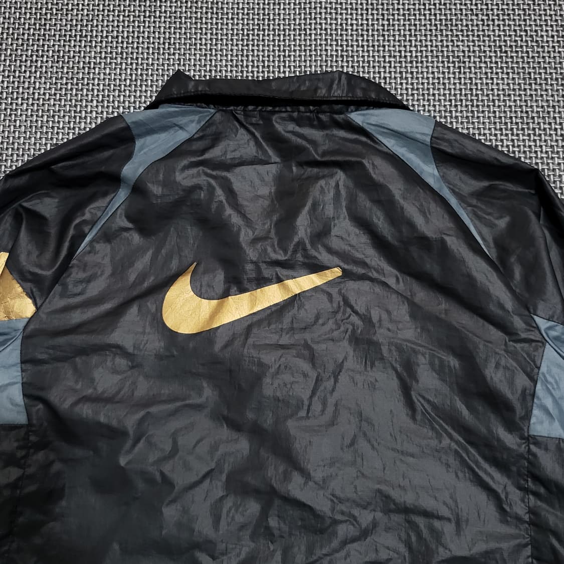 나이키 스우시 골드라인 글로시 바람막이 자켓 (M) 상품이미지8