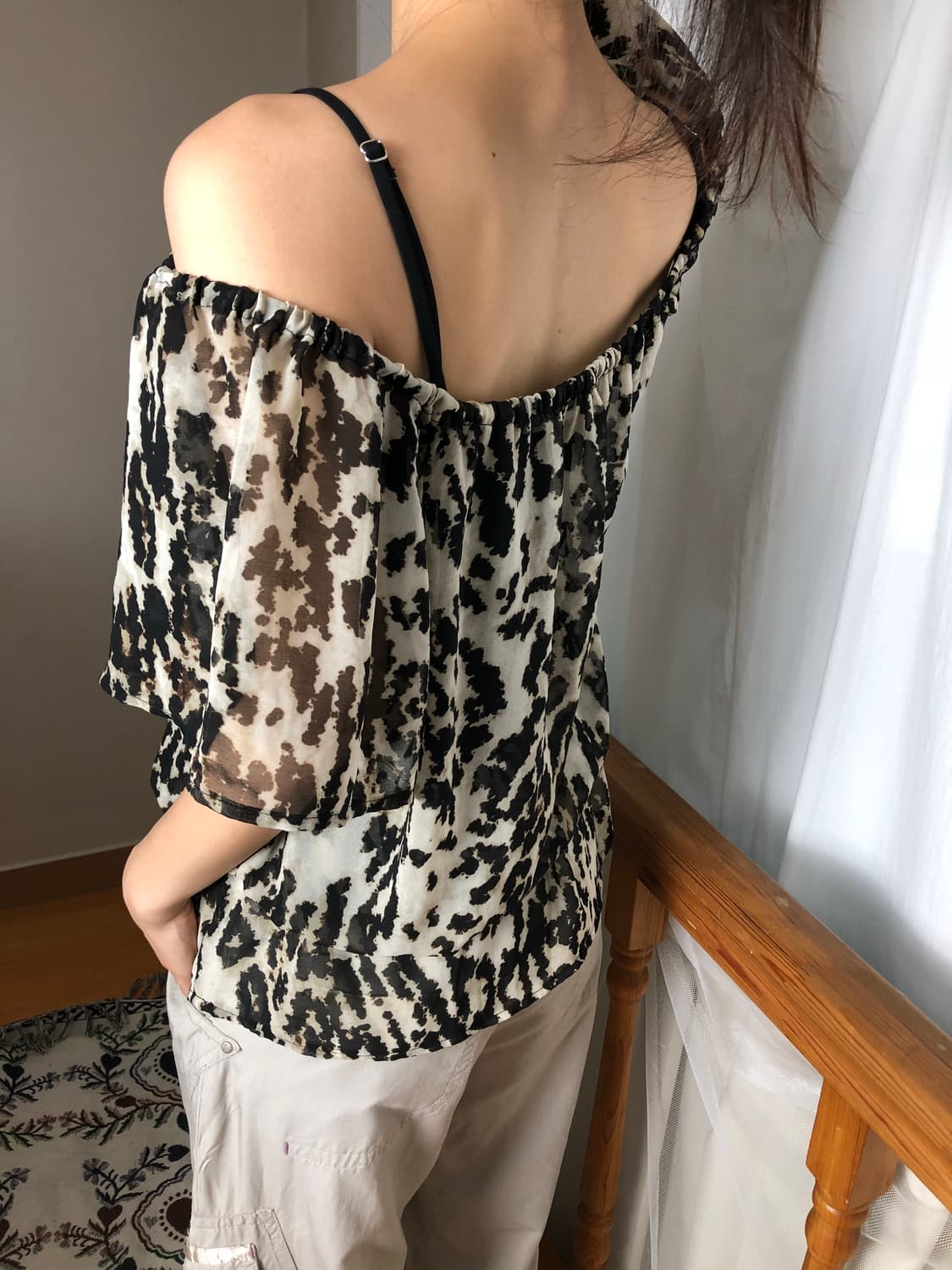 Calvin Klein / Sheer Leopard Blouse 상품이미지2