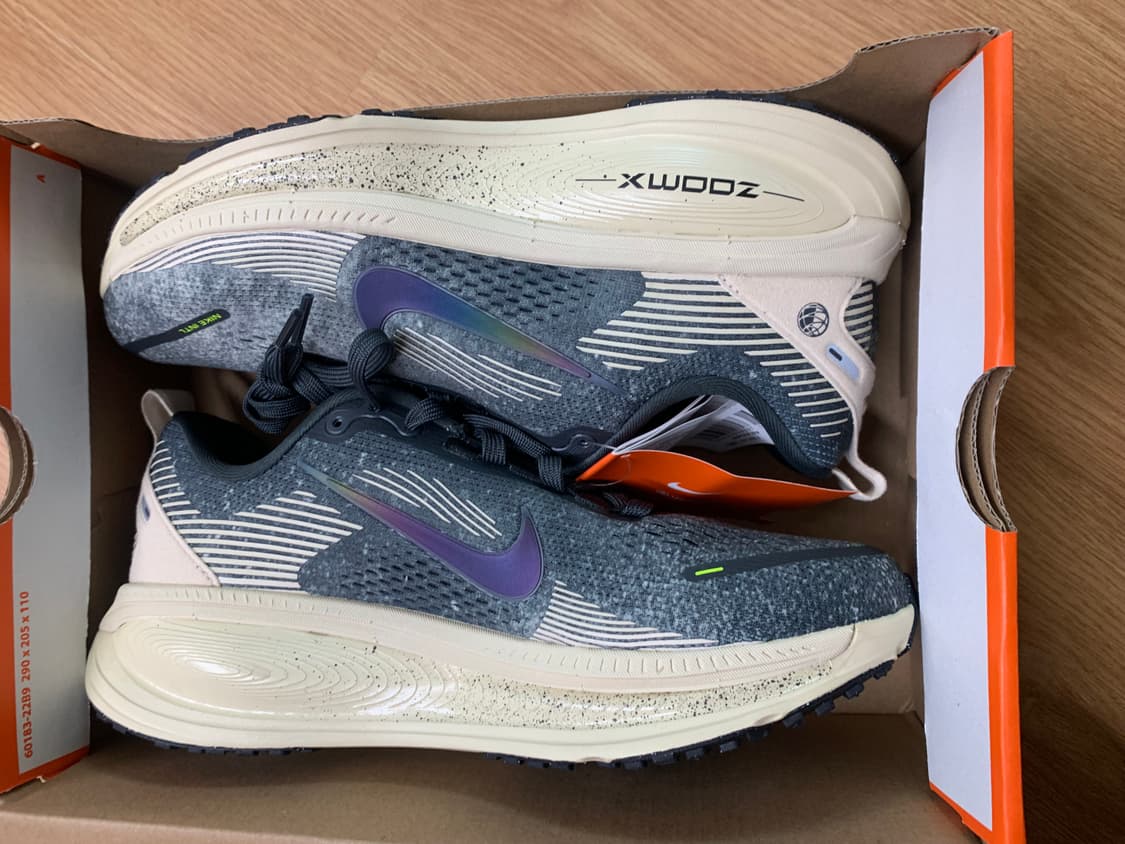 (새상품) 나이키 보메로 18 오트밀 앤트러사이트  상품이미지3