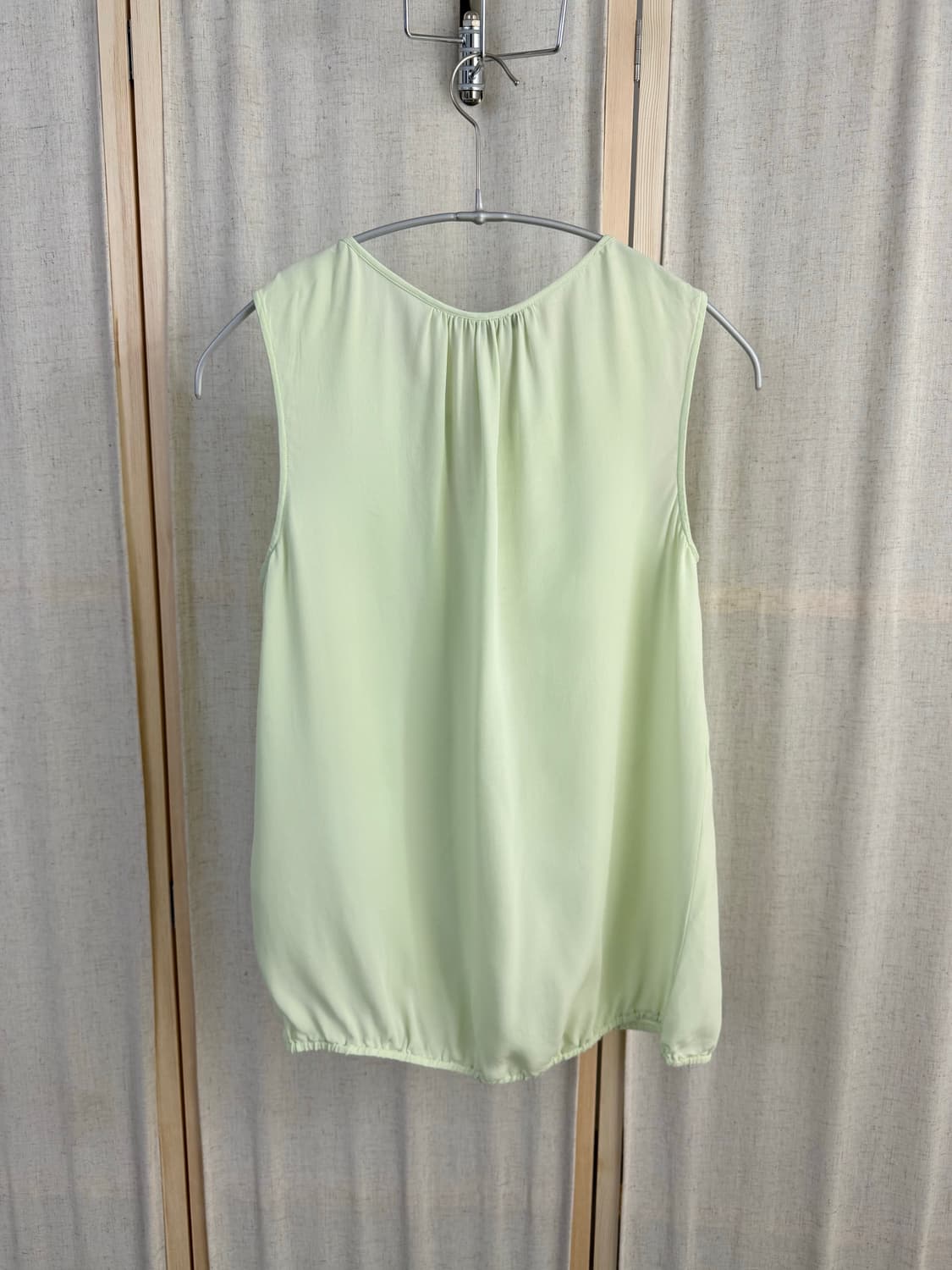 Theory 퓨어실크 민소매 블라우스 상품이미지8