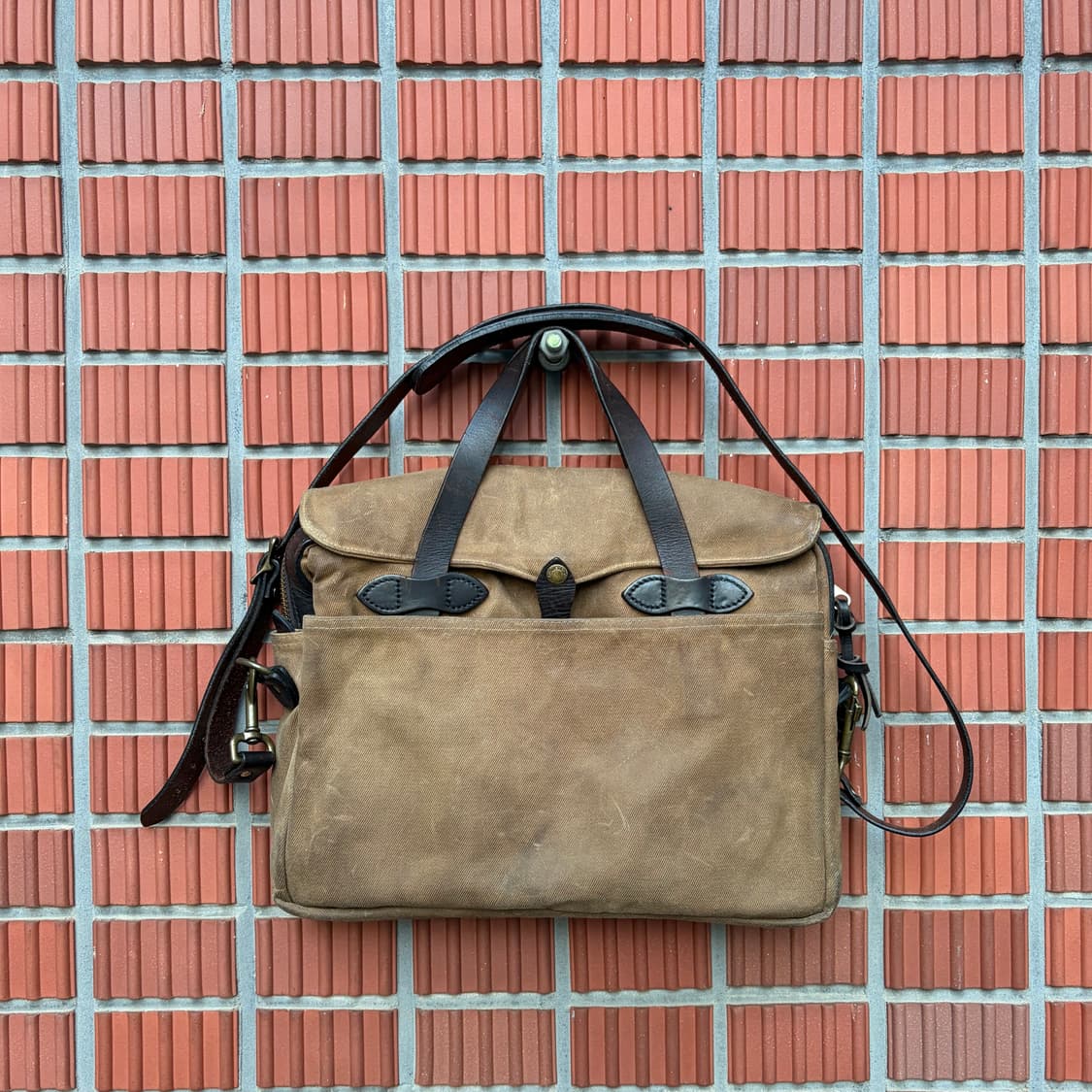 필슨 256 브리프케이스 상품이미지1