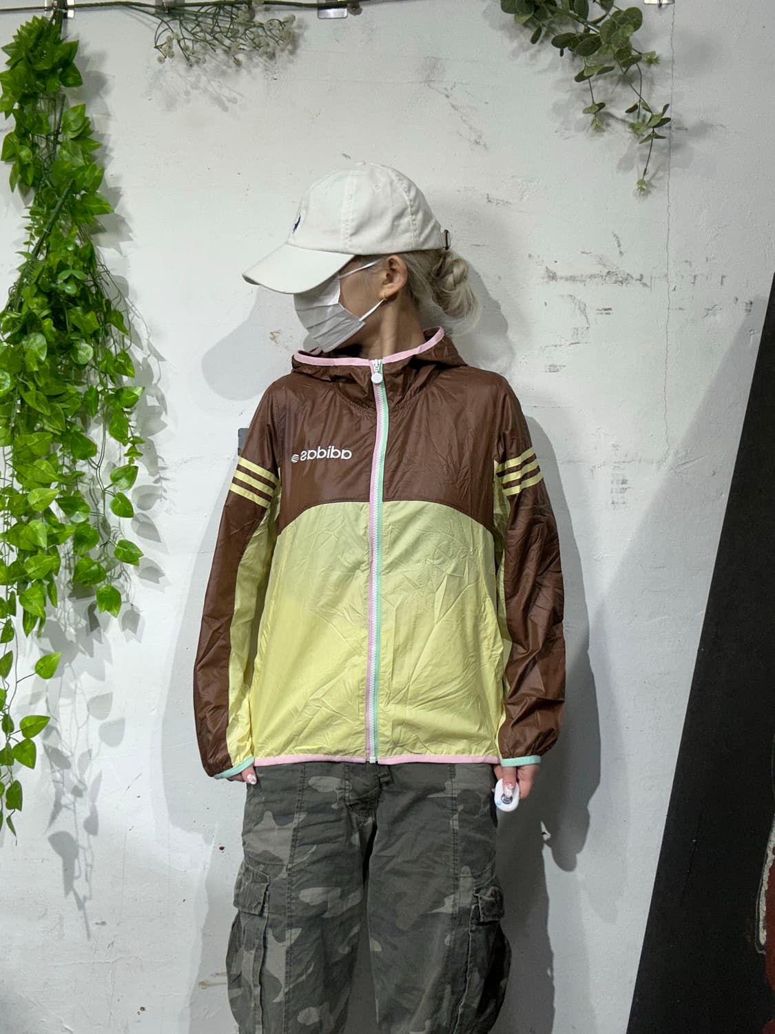 아디다스 브라운 피스타치오 두쫀쿠 배색 후드 바람막이 자켓 M 상품이미지2