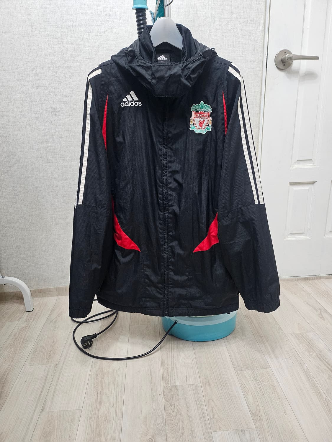 (100~105)L☆초대장급☆ 아디다스 리버풀 [검흰] 레인자켓 비람막이 상품이미지1