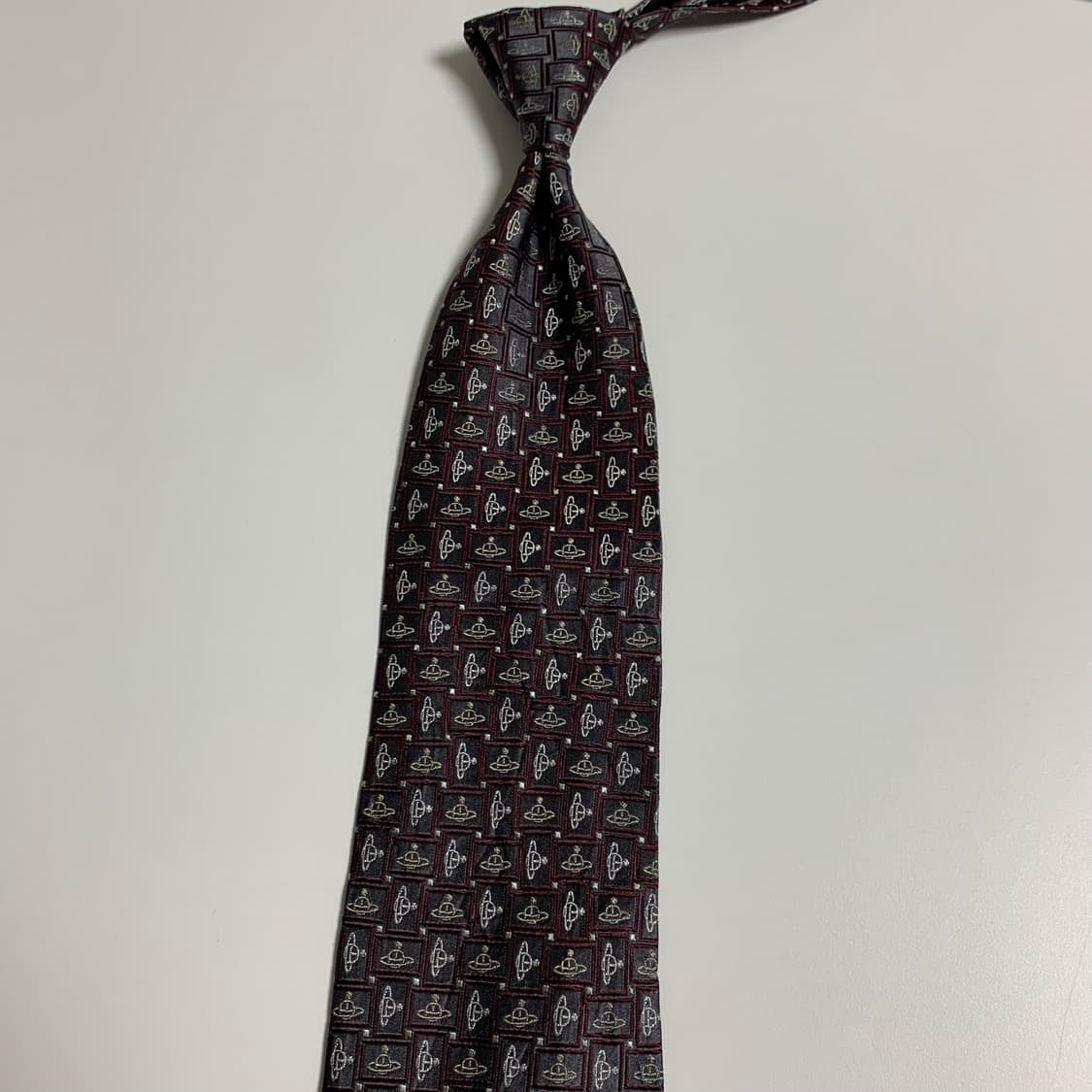 비비안웨스트우드 모노그램 명품넥타이 100실크 A+등급 8.8cm 상품이미지9