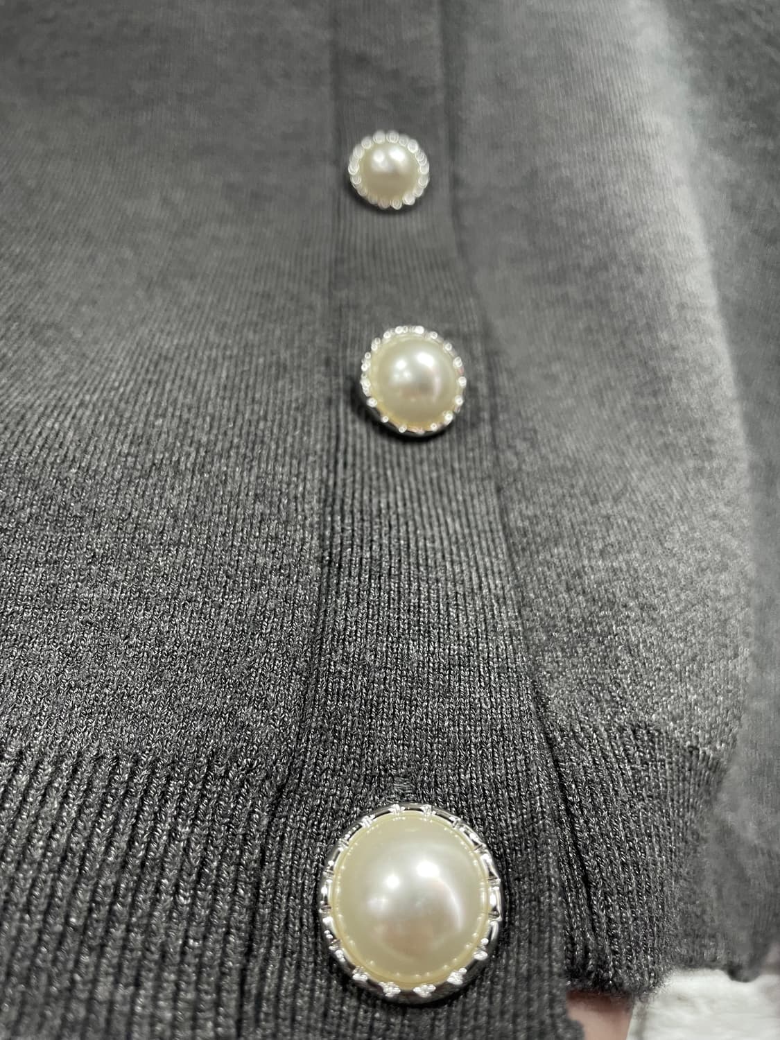 TAHARI 타하리 진주단추 니트가디건 하객룩데이트룩오피스룩 상품이미지3