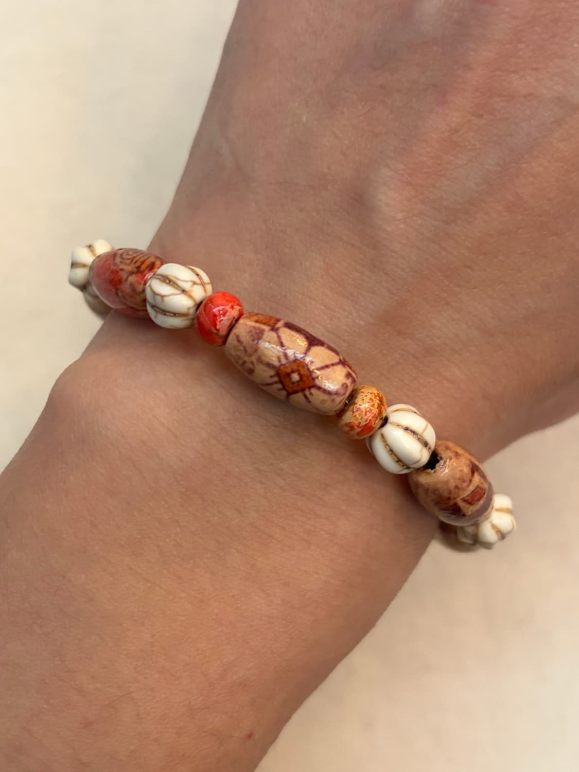 빈티지 패턴 비즈 팔찌 · 써지컬 고리 마감 상품이미지3