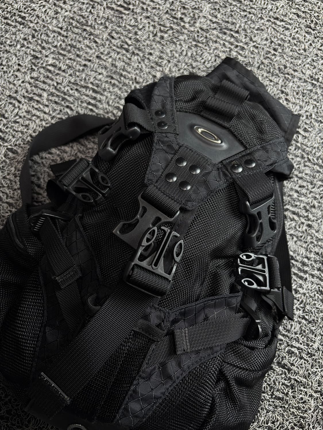 오클리 아이콘 3.0 테크니컬 미니 백팩 1674 상품이미지3