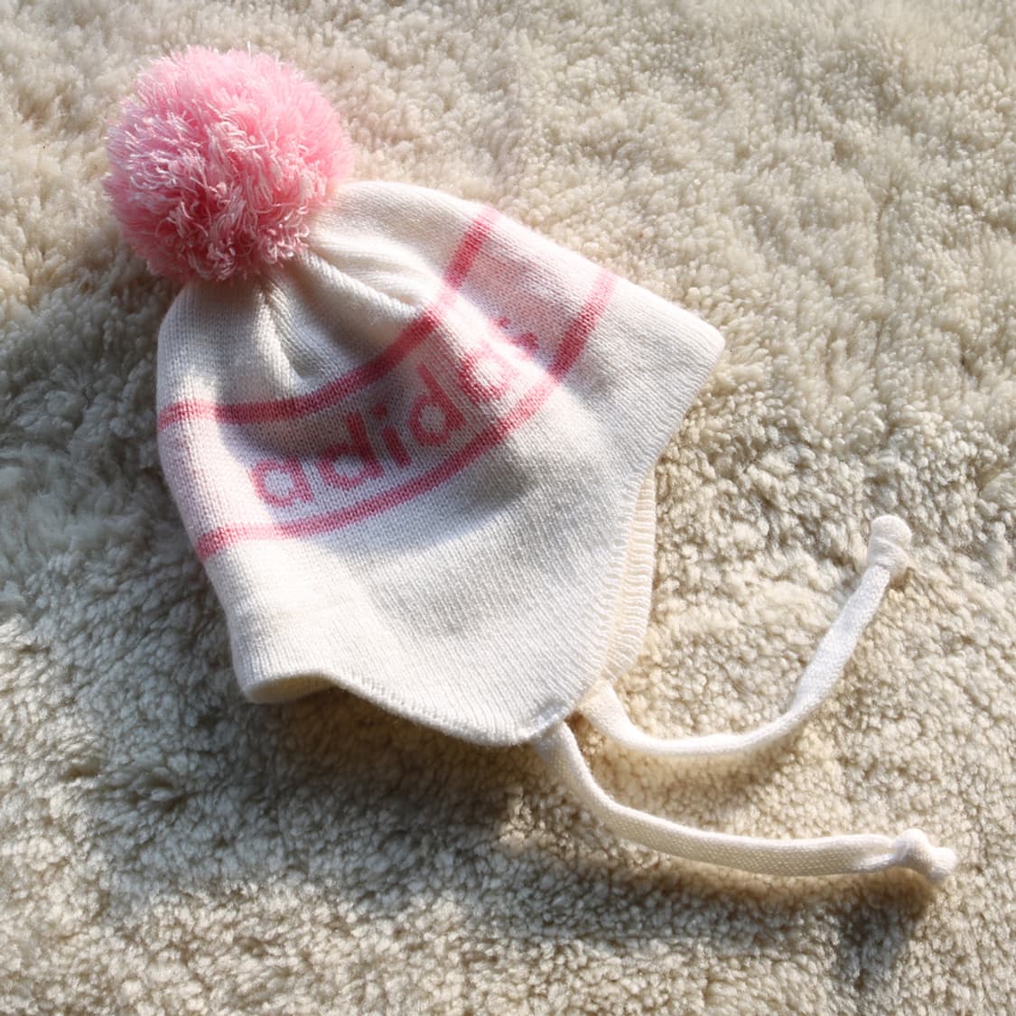 (착용컷) 아디다스 귀도리 방울 비니 (54~57cm) 상품이미지1