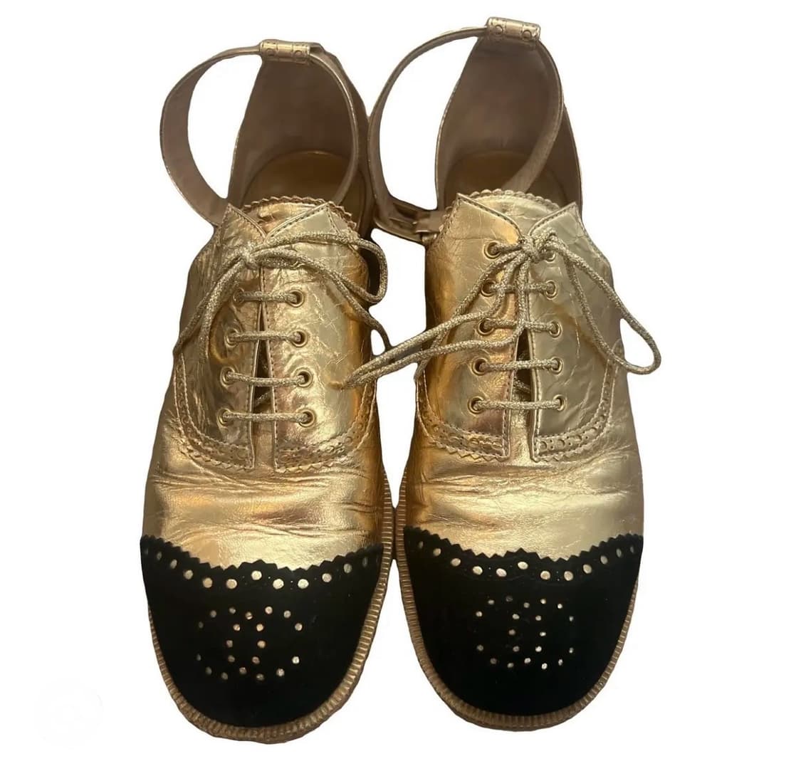 [정가 150만원] 샤넬 골드 스트랩 구두 37 235-240 상품이미지1