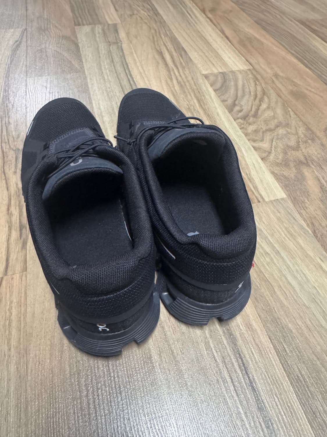 온러닝 클라우드5 올 블랙 42 265 상품이미지2