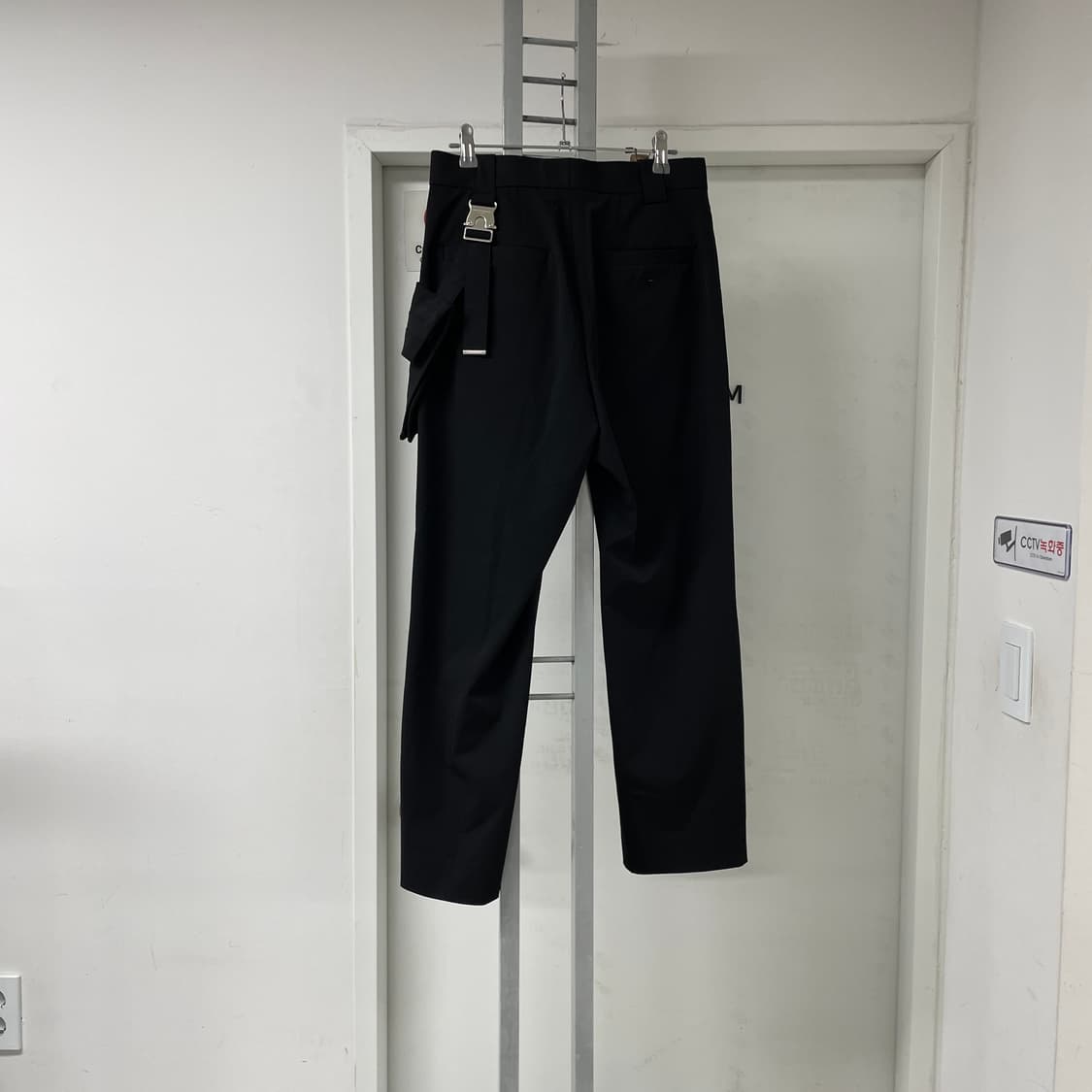 우영미 블랙 포켓 슬랙스 44(W) 상품이미지6