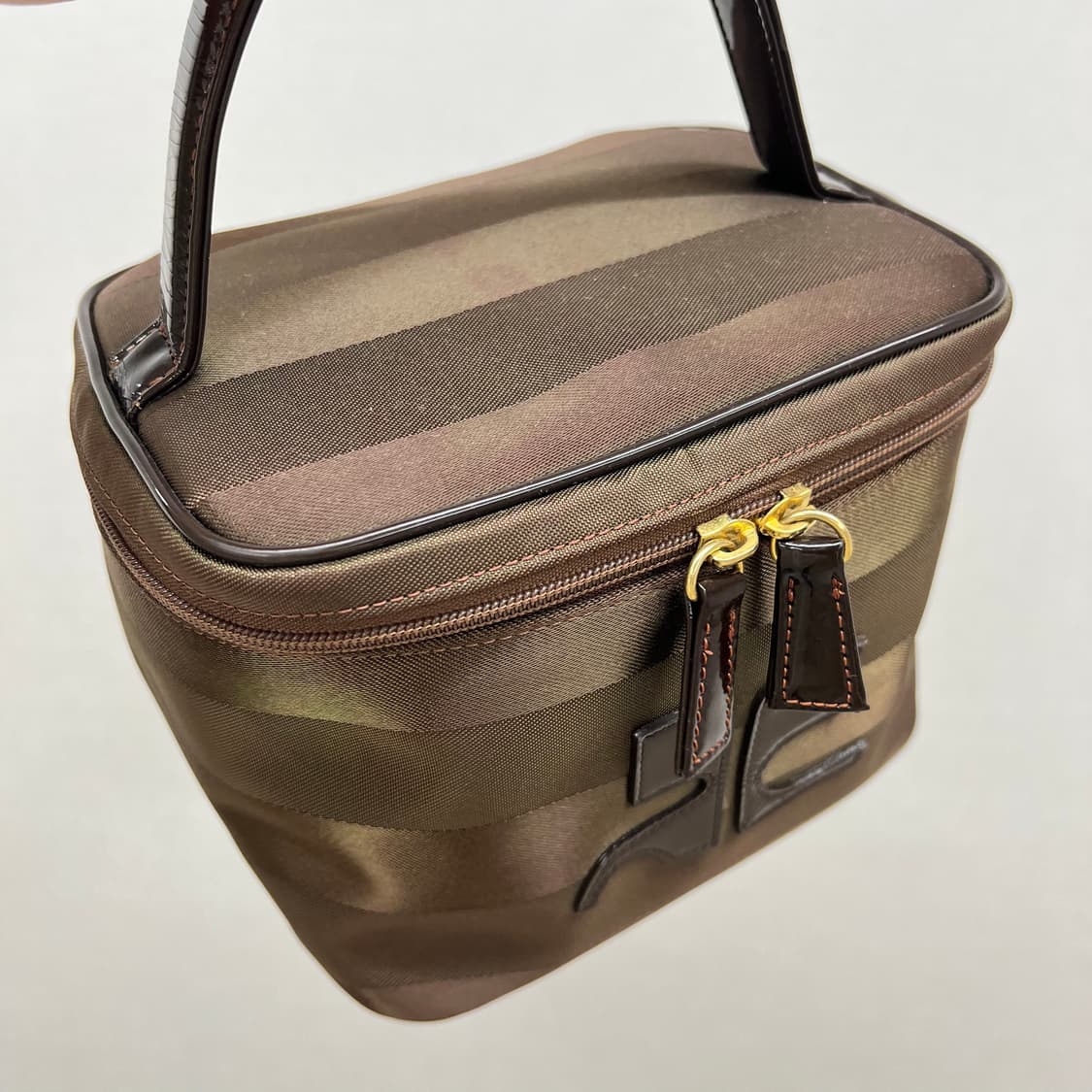 꾸레쥬 카키브라운 배니티 코스메틱백 상품이미지2