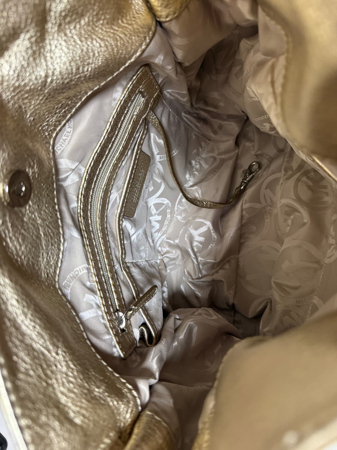 (새상품)마이클 코어스 해밀턴 가죽 토트 숄더백 골드 상품이미지6