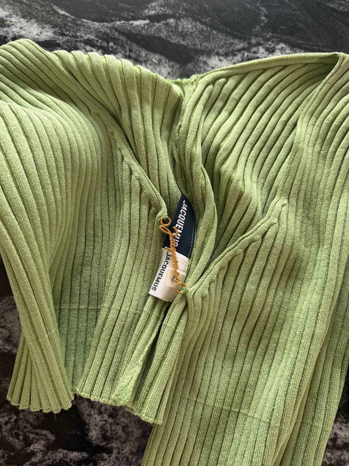 제니 착용 쟈크뮈스 볼레로 jacquemus 상품이미지1