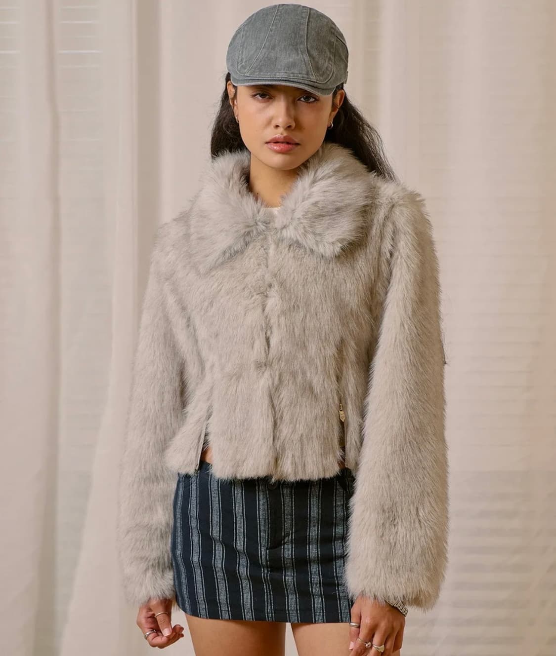 비터셀즈 아위 크롭 퍼 자켓 그레이 (새상품) 상품이미지1