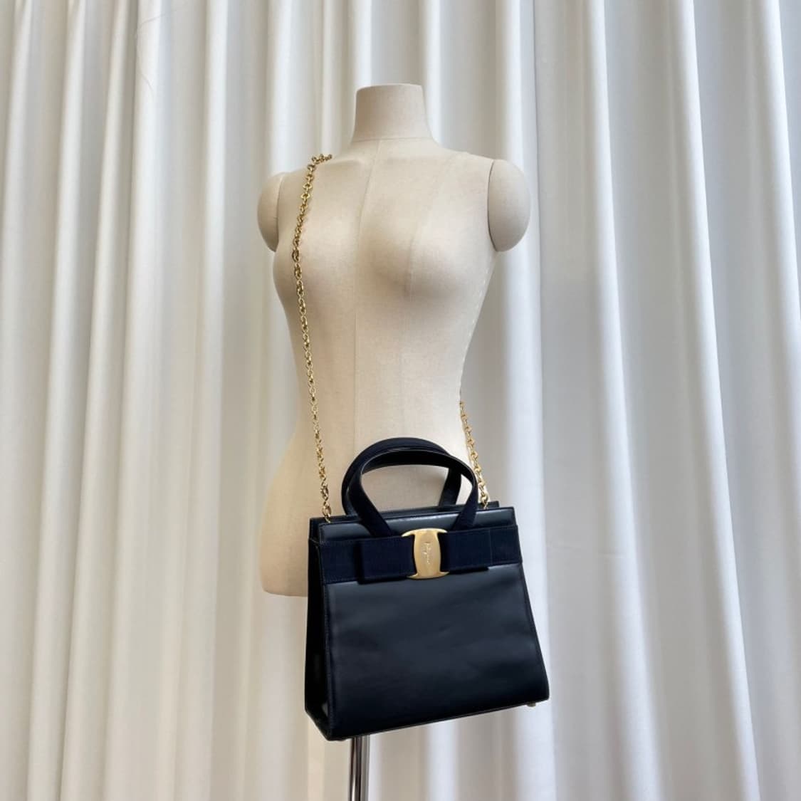 정품 페라가모 바라 토트백  상품이미지8