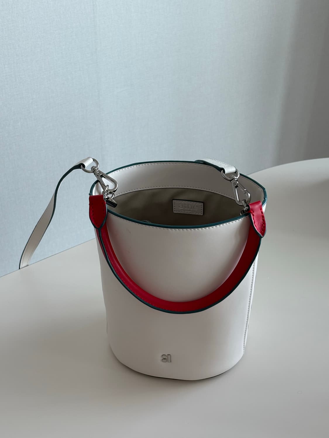 아떼바네사브루노 Elodie 소가죽 소재 버킷백 상품이미지1