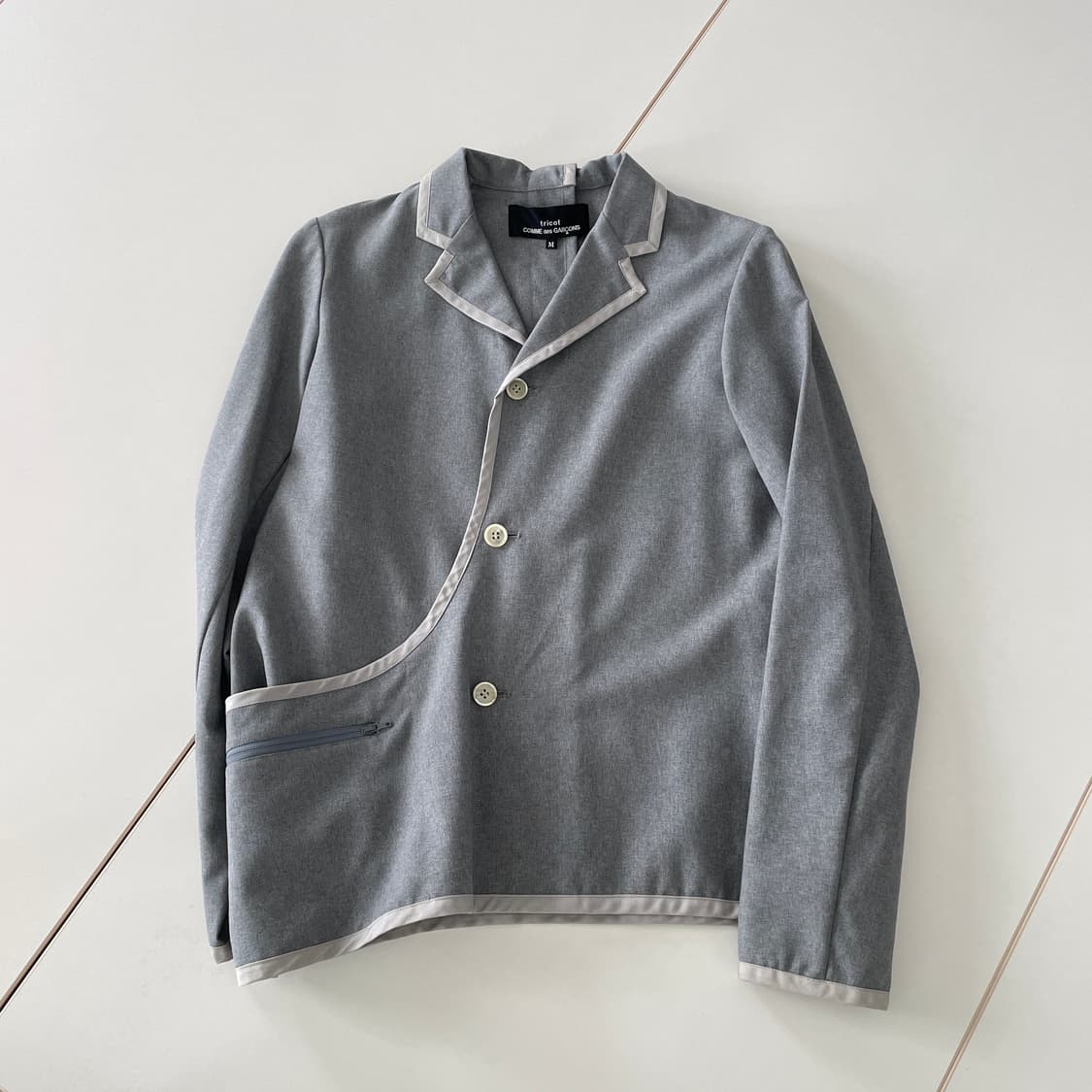 꼼데가르송 비대칭 테일러드 자켓 상품이미지1