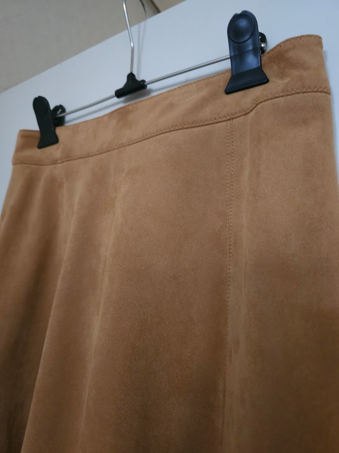 BCBG 스웨이드 A라인 롱 스커트 상품이미지2