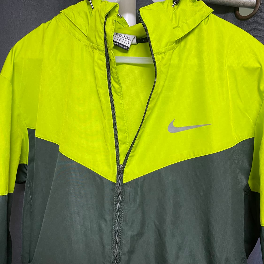 나이키 러닝 바람막이 L 상품이미지2