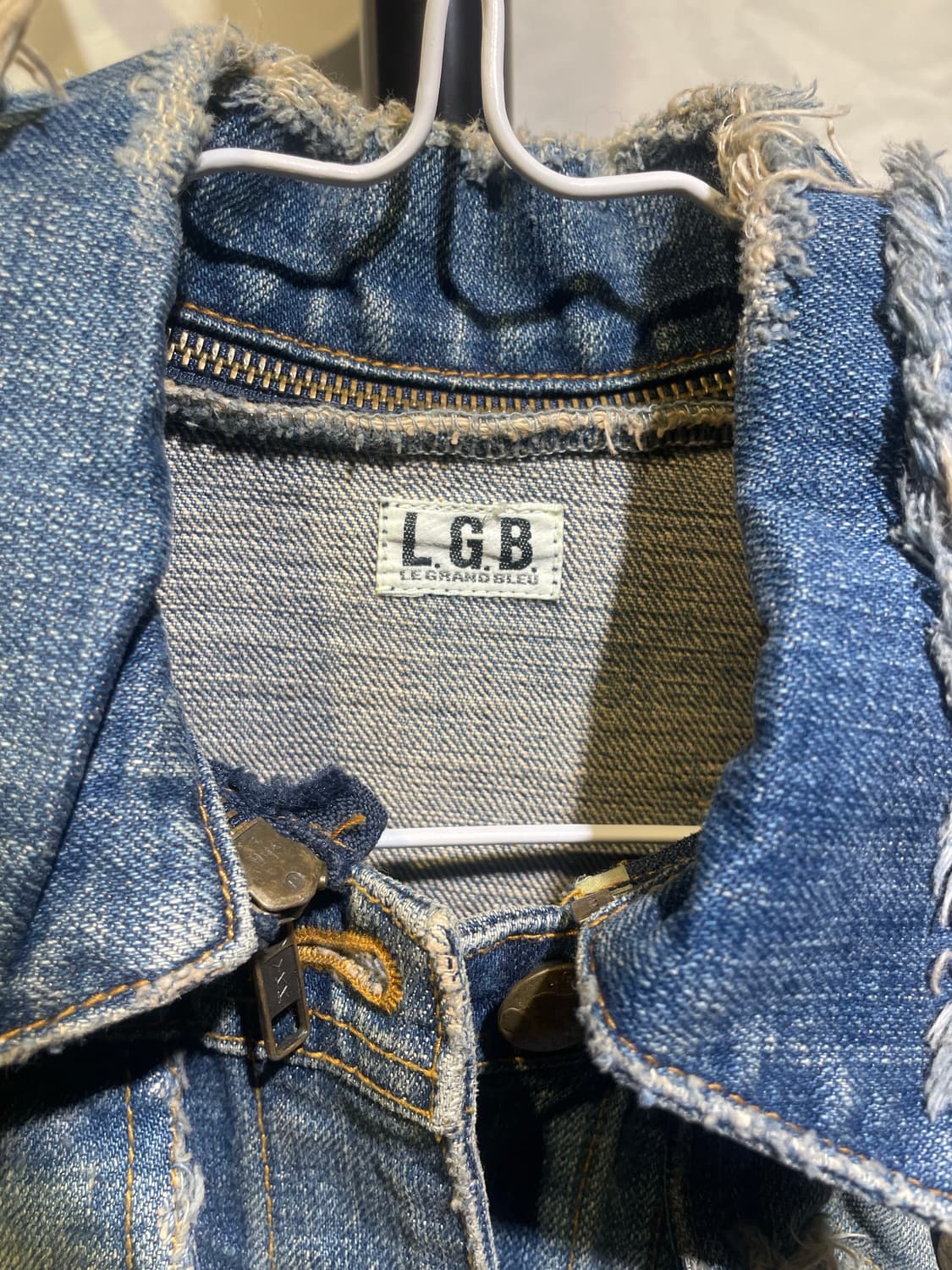 L.G.B MUDWASHED DENIM TRUCKER 상품이미지6