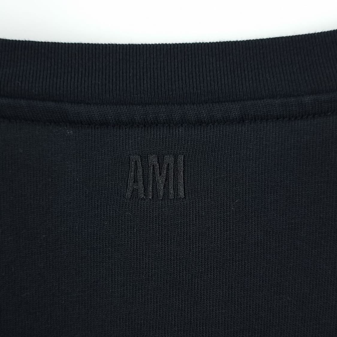 [아미] 21 F/W 스몰 하트 로고 롱슬리브 긴팔티 블랙 P01048 상품이미지6