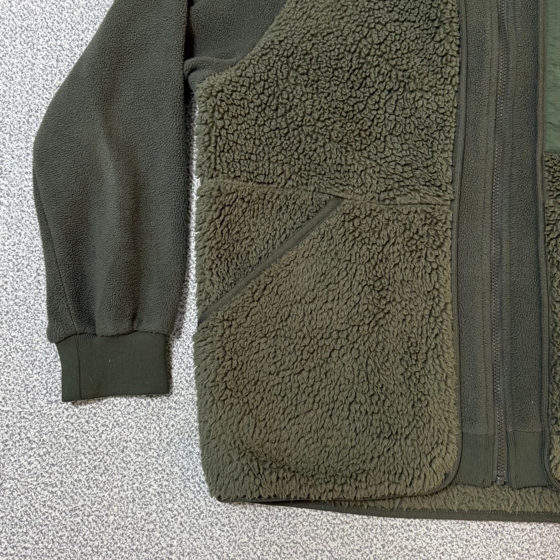 유니클로 x 화이트마운티어링 카키 후리스 자켓 L 상품이미지9
