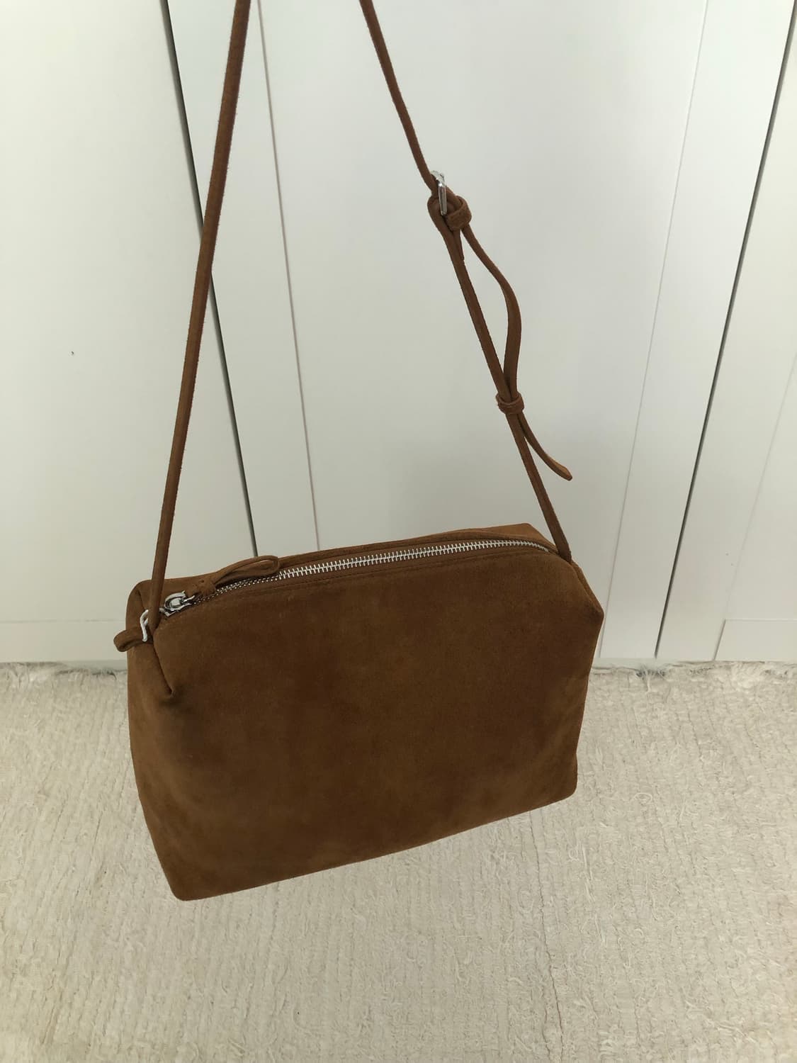 로우클래식 스웨이드 카라멜 박스백 브라운 상품이미지4