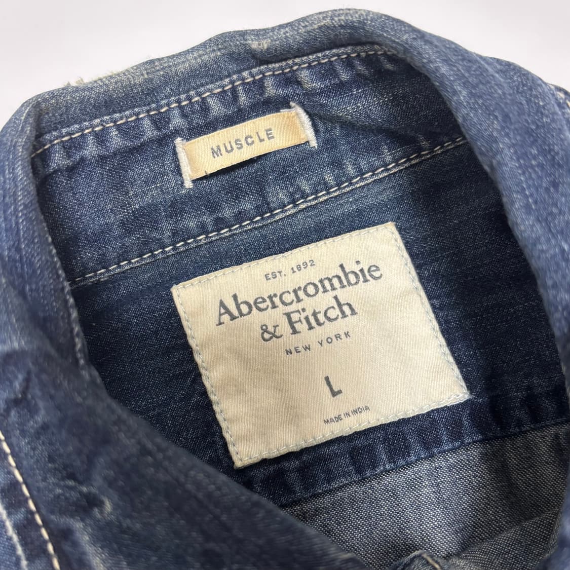 아베크롬비 & 피치 머슬핏 데님 셔츠 상품이미지5