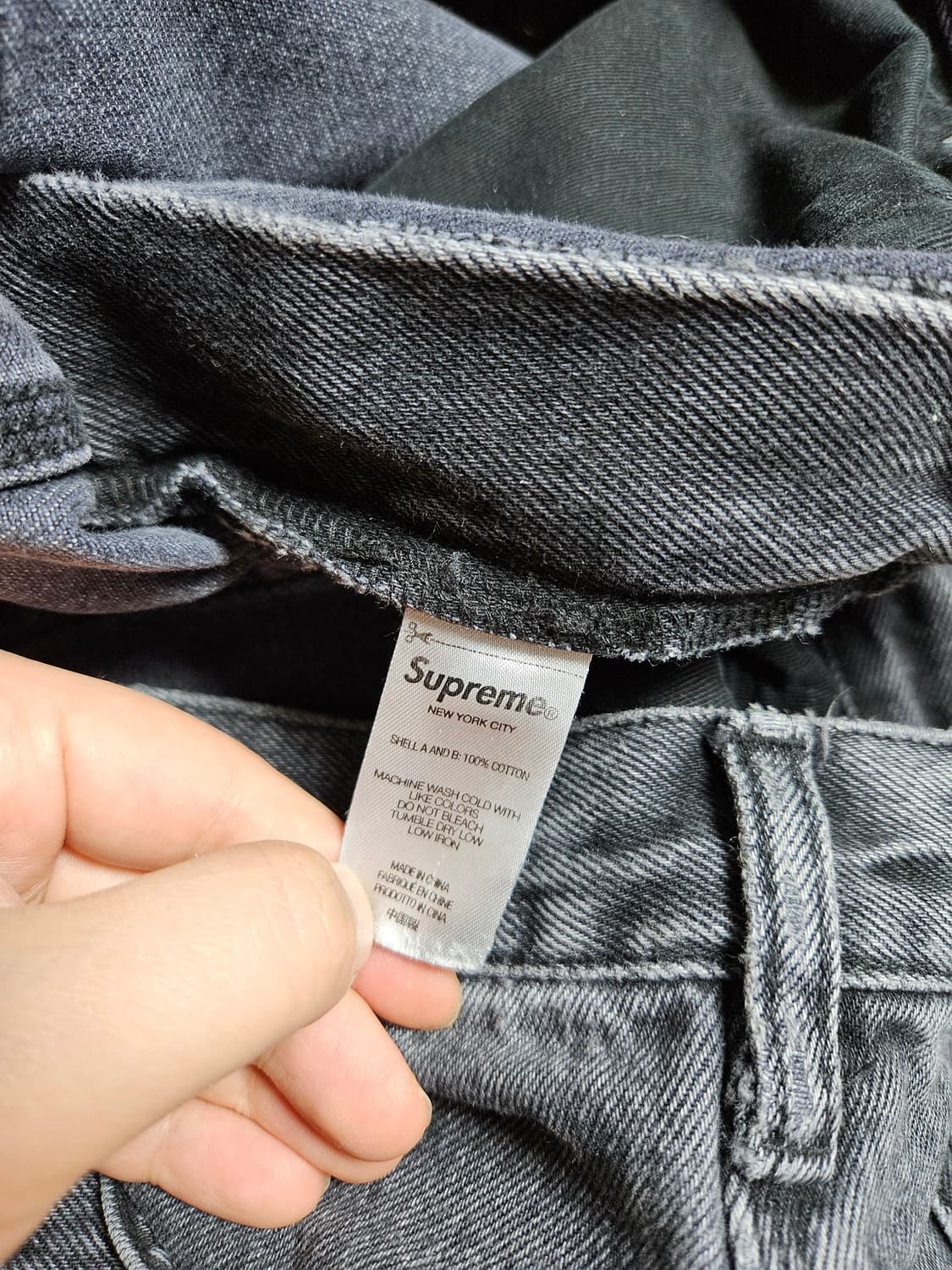 슈프림 더블니 데님 팬츠 진 워시드 블랙 23SS 상품이미지6