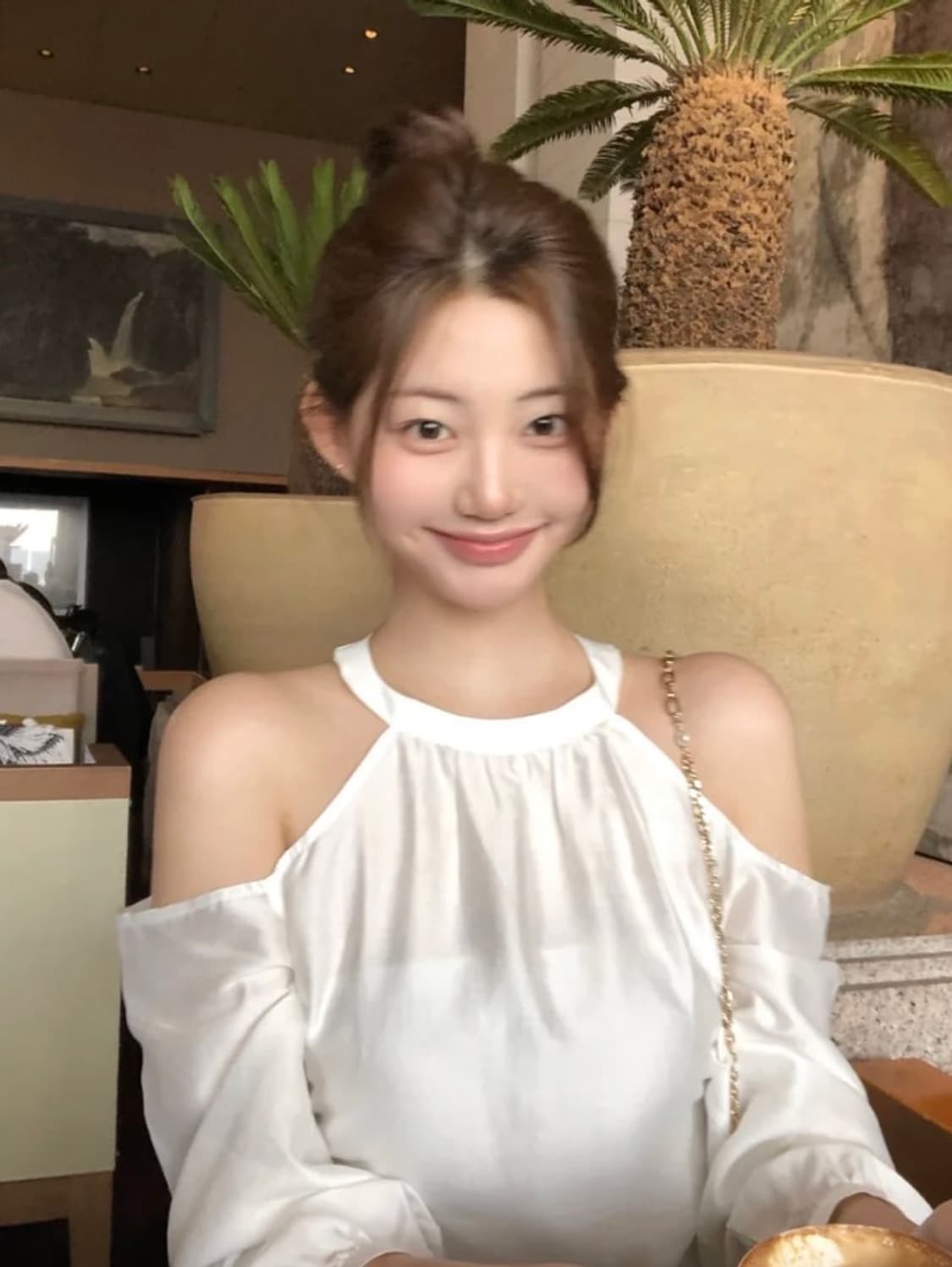 제니오 환승연애 오프숄더 블라우스 상품이미지1