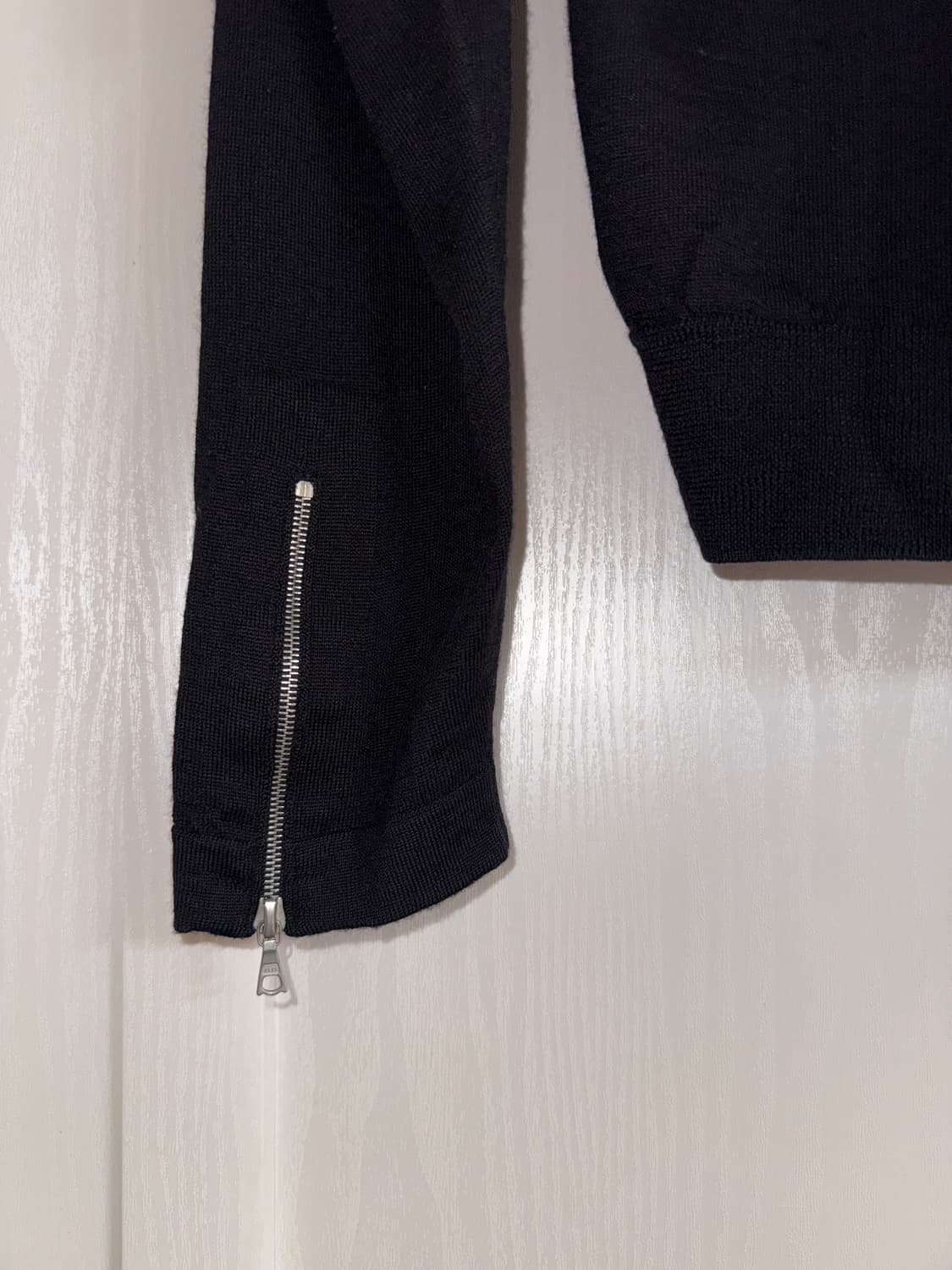V-neck zipped sleeve knit 상품이미지4